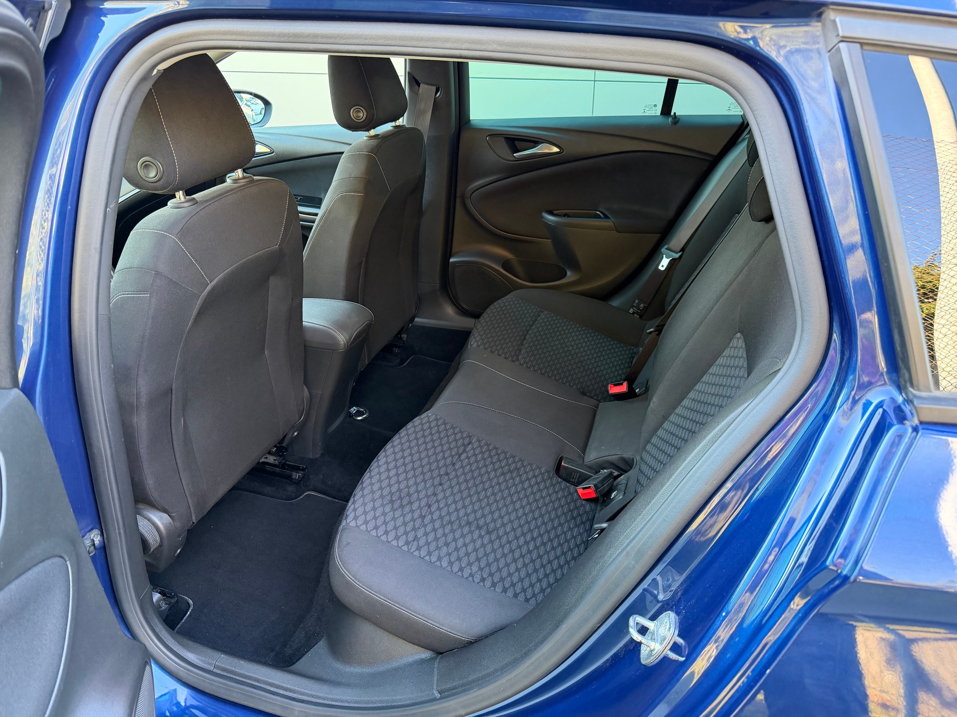 OPEL Astra Sports Tourer 1.2i Turbo GS-Line-image-11