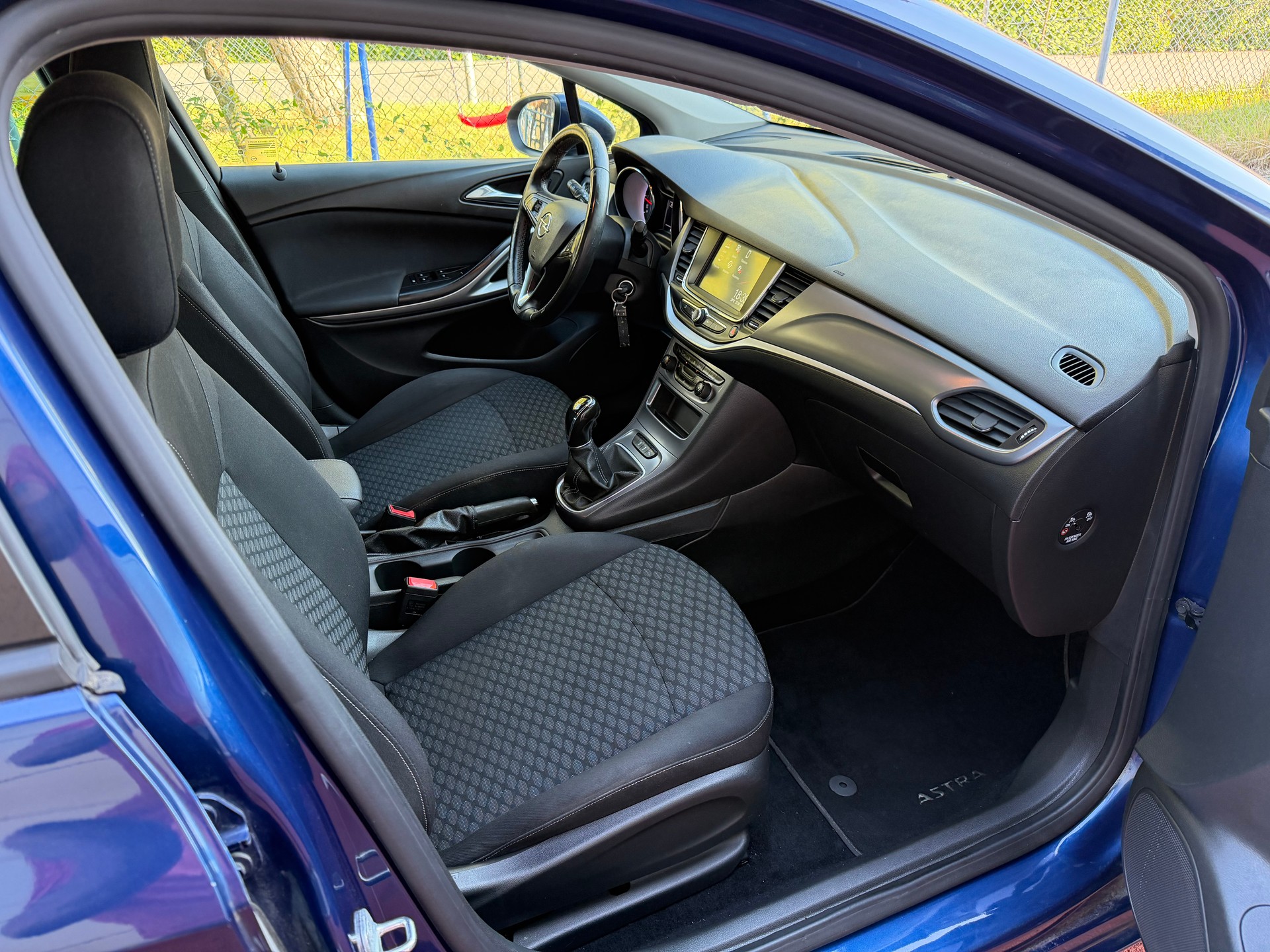 OPEL Astra Sports Tourer 1.2i Turbo GS-Line-image-9