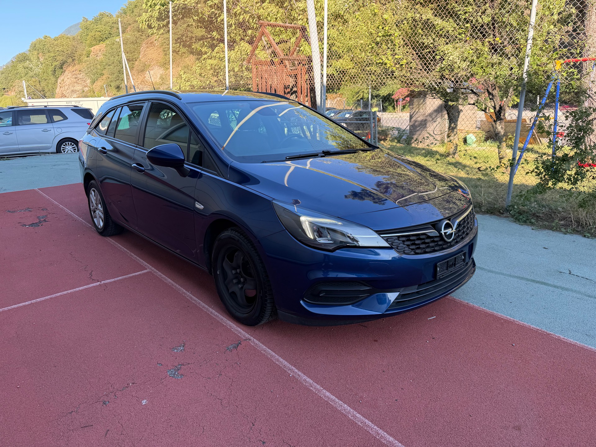 OPEL Astra Sports Tourer 1.2i Turbo GS-Line-image-1
