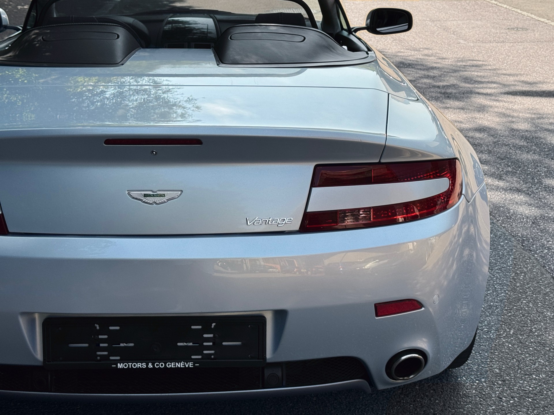 ASTON MARTIN V8 Vantage 4.7 Sportshift-image-9