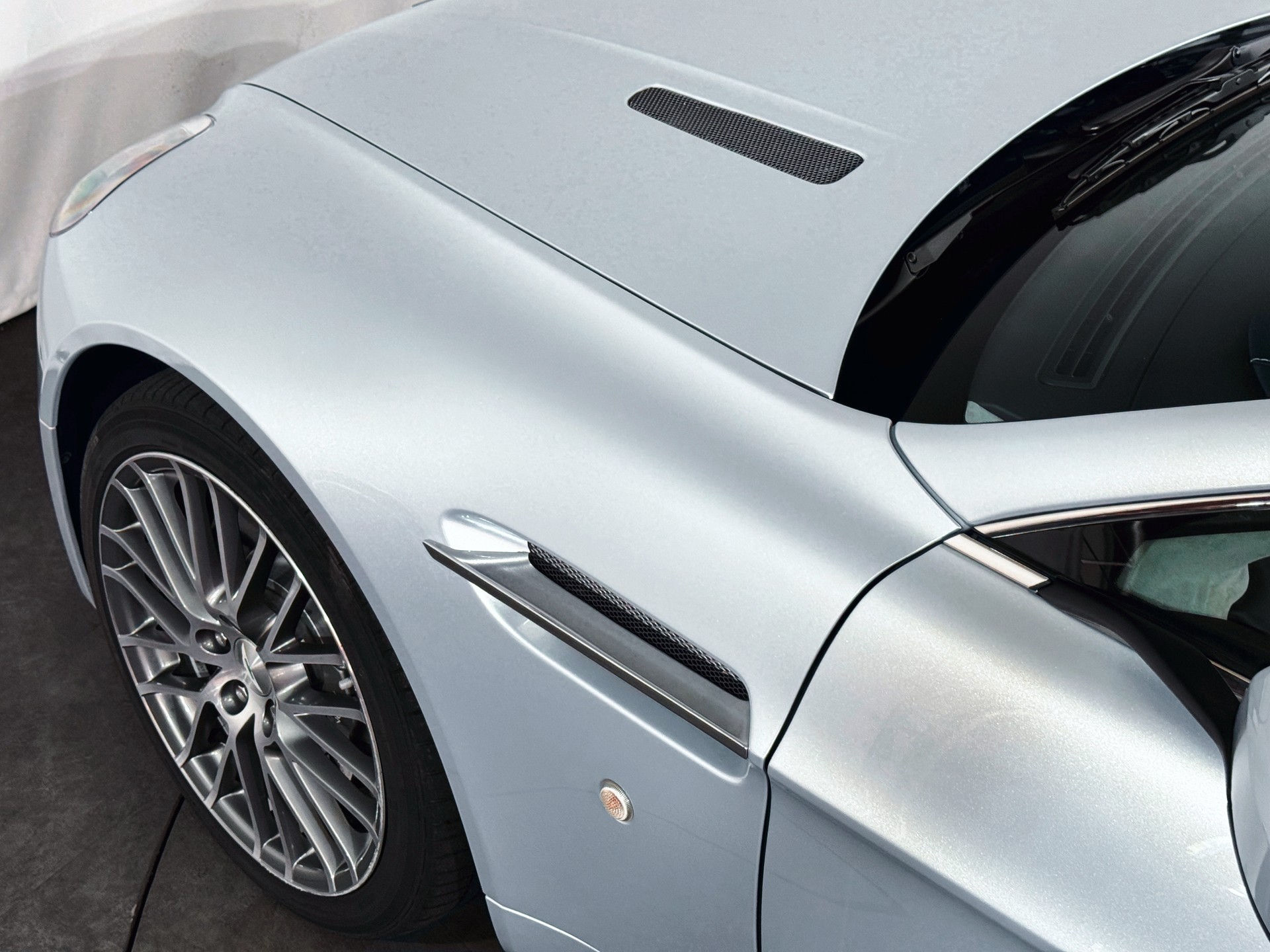 ASTON MARTIN V8 Vantage 4.7 Sportshift-image-28