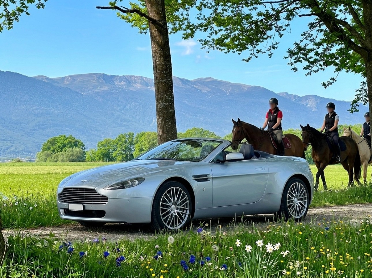 ASTON MARTIN V8 Vantage 4.7 Sportshift-image-0