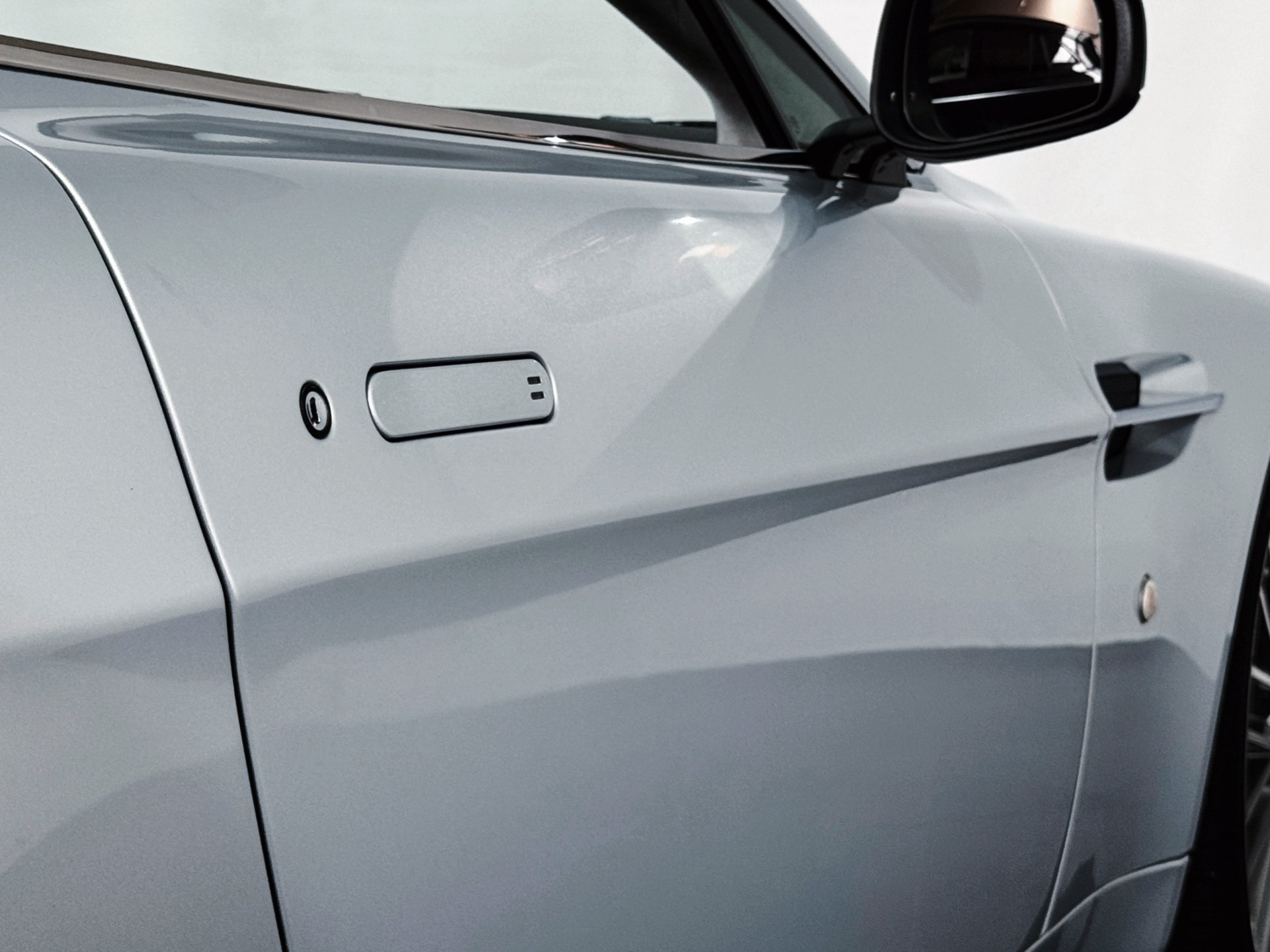 ASTON MARTIN V8 Vantage 4.7 Sportshift-image-31