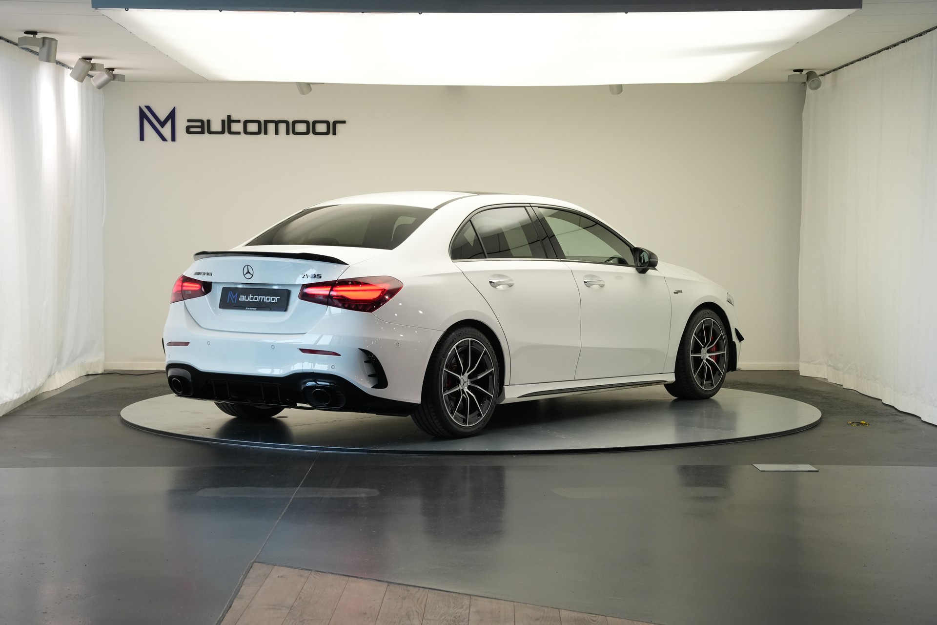 MERCEDES-BENZ A AMG 35 4Matic+ 8G-DCT *Performance Sitze* *Facelift*-image-4
