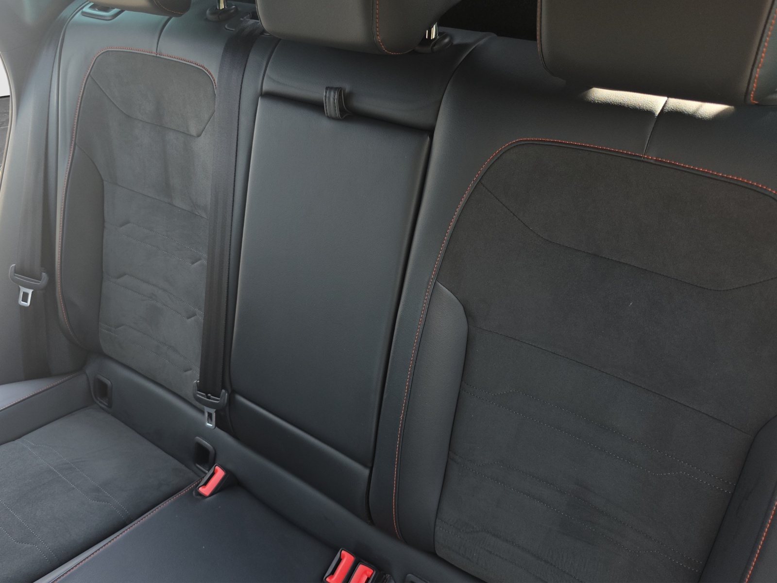SEAT Ateca 2.0 TSI Hola FR 4Drive DSG-image-11