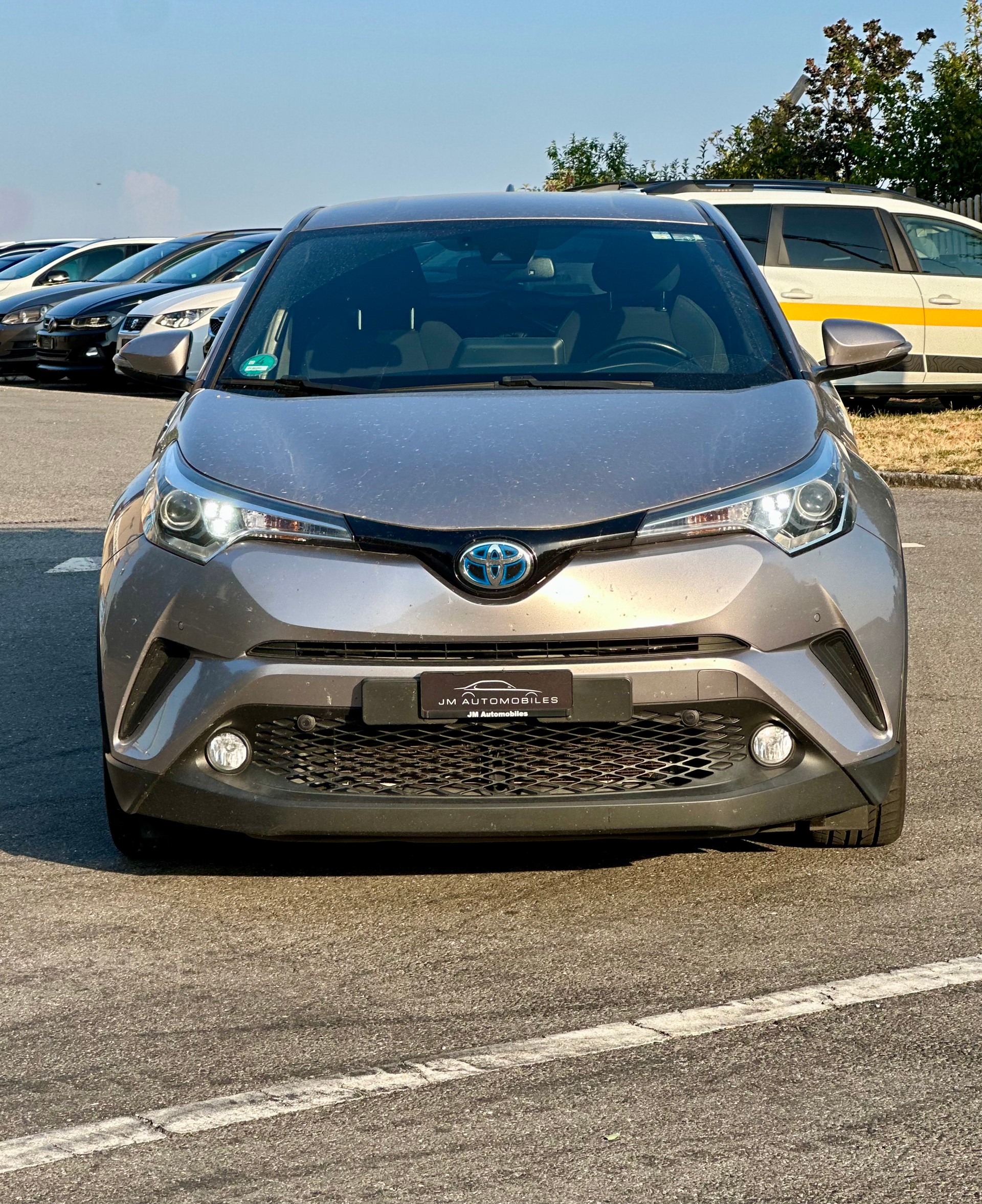 TOYOTA C-HR 1.8 HSD Premium CVT-image-4