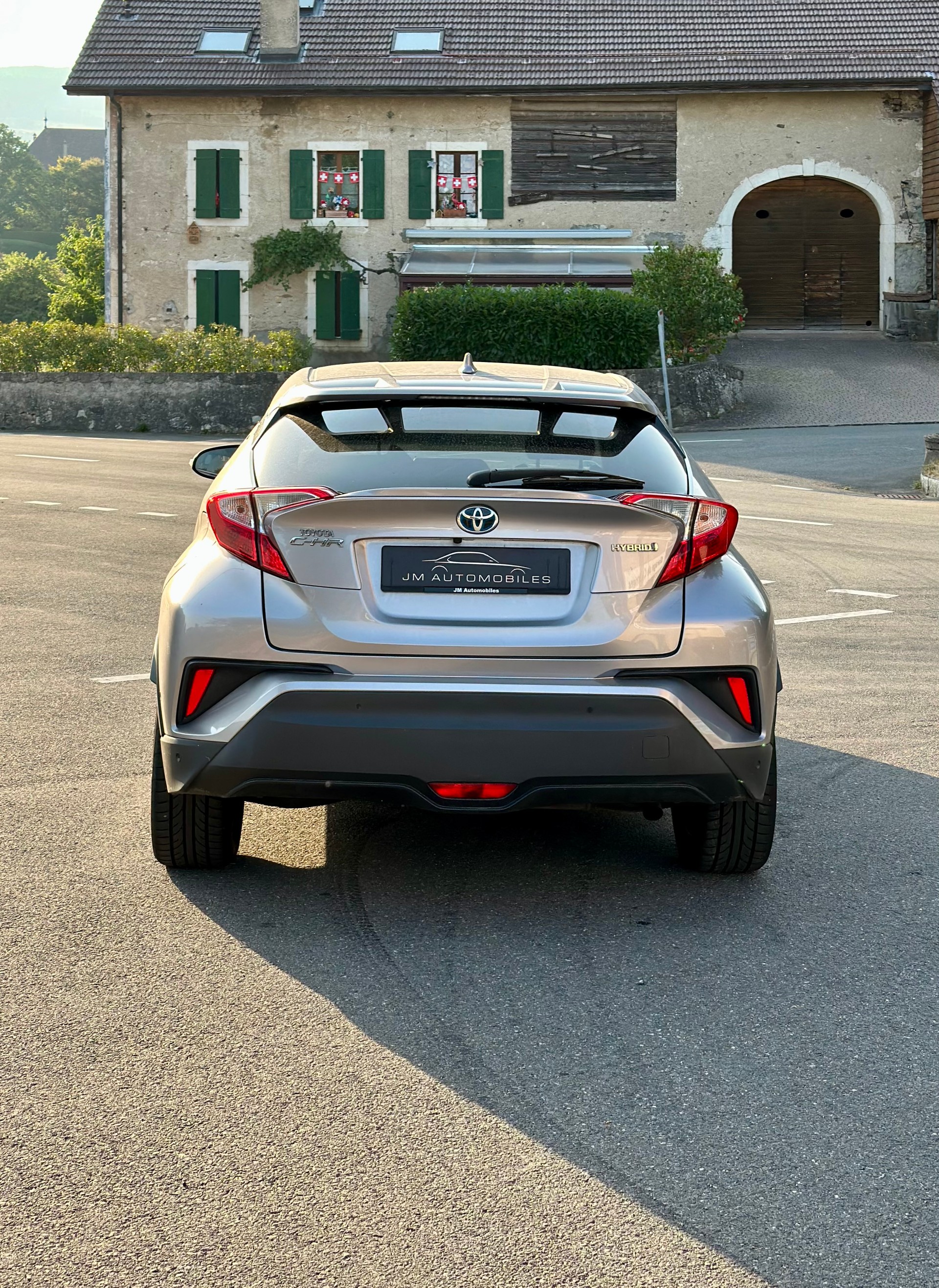 TOYOTA C-HR 1.8 HSD Premium CVT-image-7