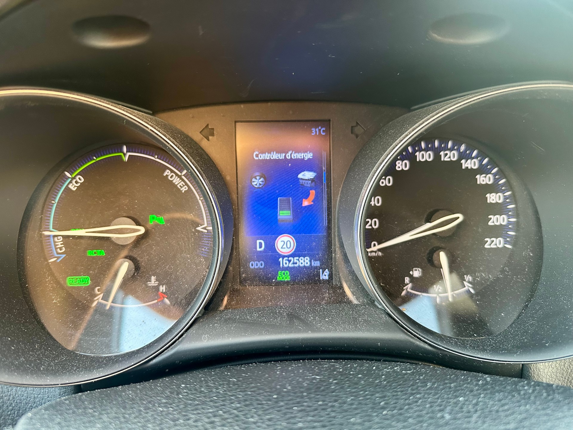 TOYOTA C-HR 1.8 HSD Premium CVT-image-15