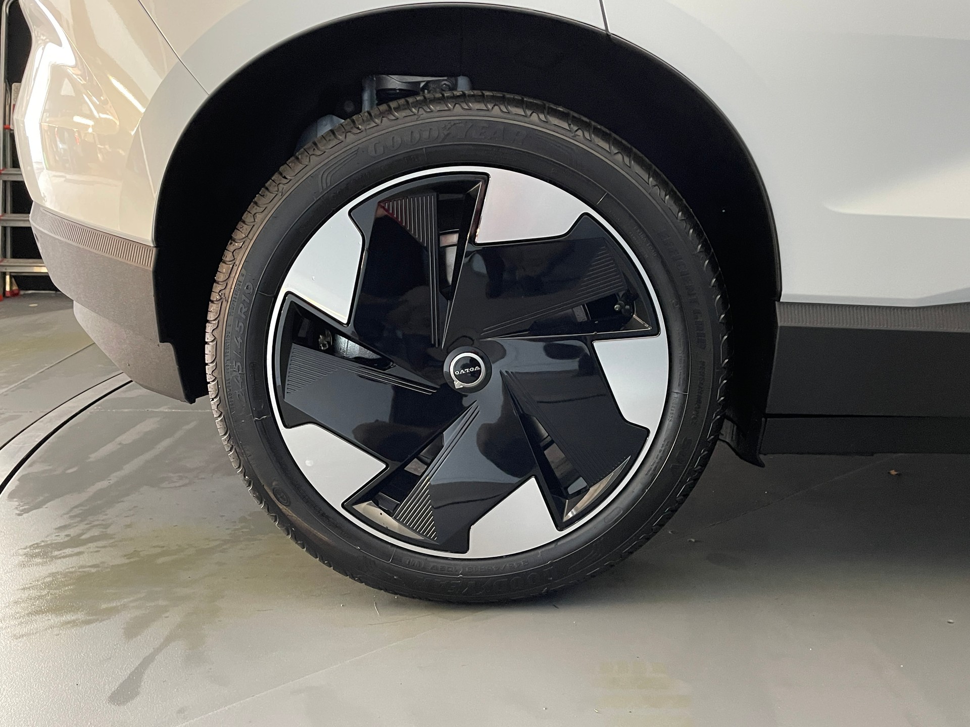 VOLVO EX30 E60 Core Core-image-5