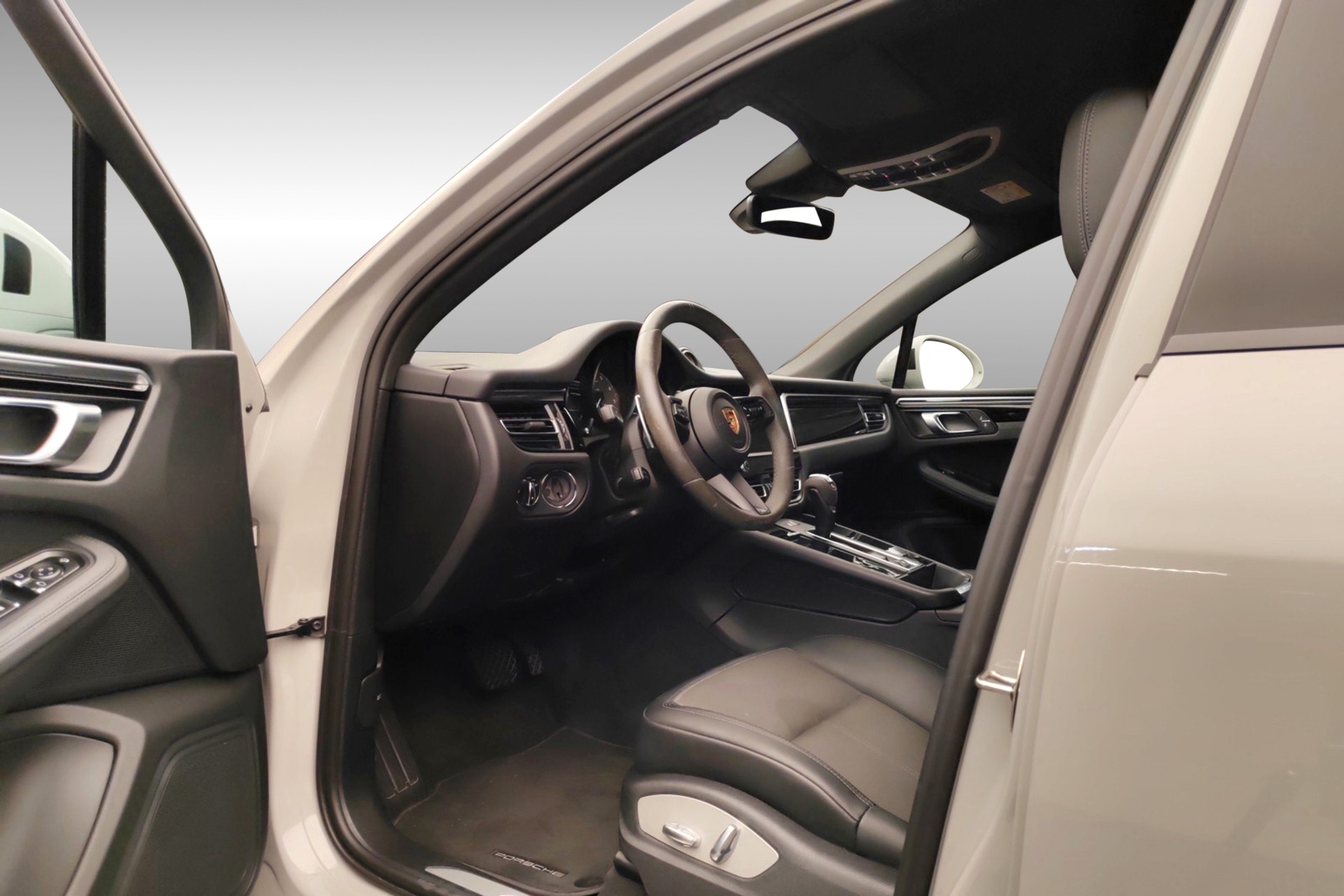 PORSCHE Macan S-image-13