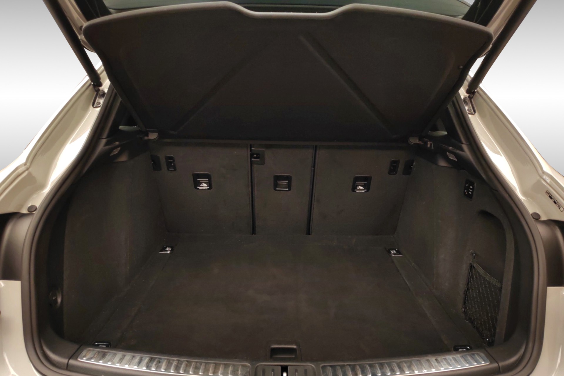 PORSCHE Macan S-image-19