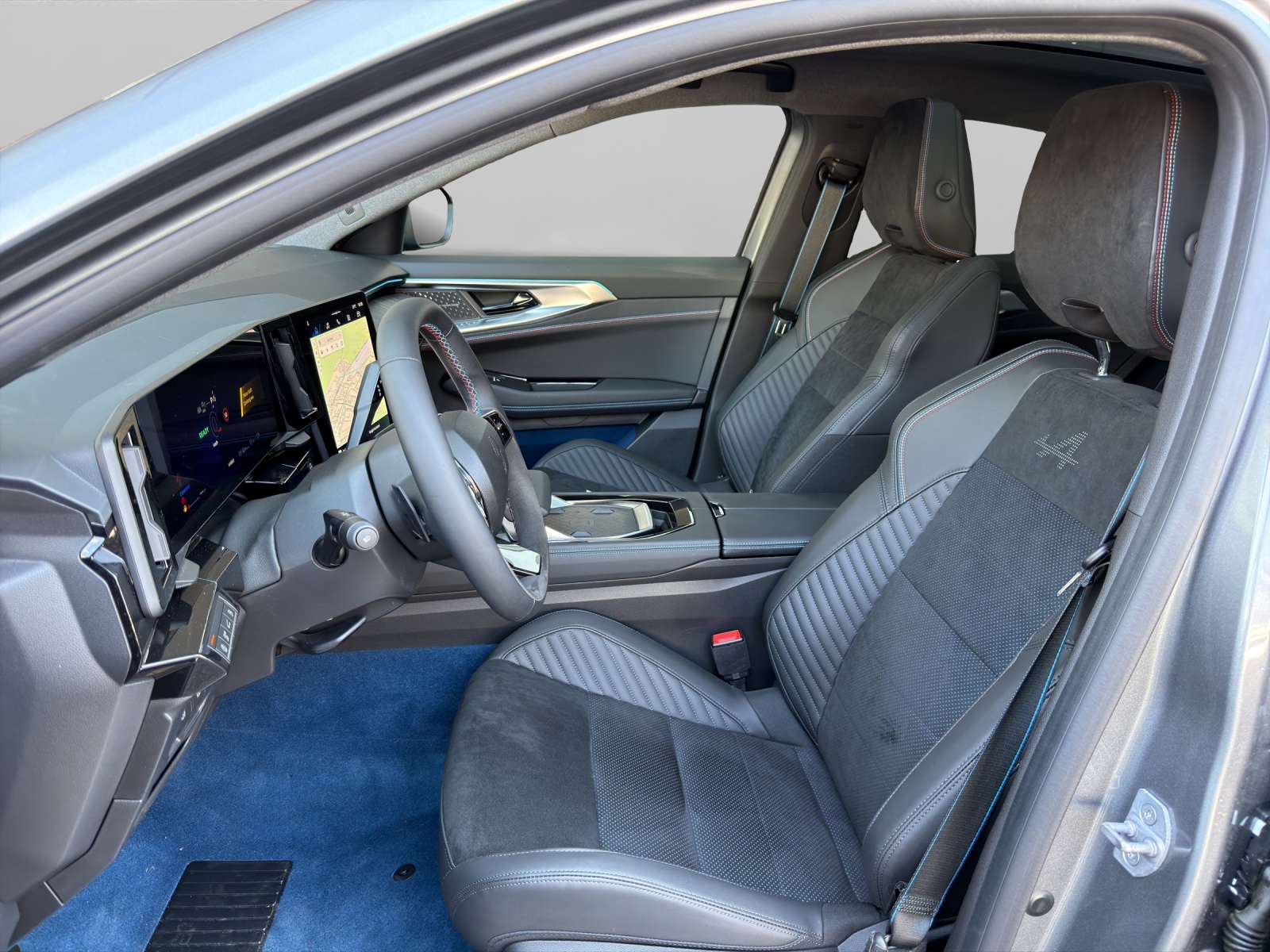 RENAULT Rafale 1.2 E-Tech Plug-in Atelier Alpine-image-5