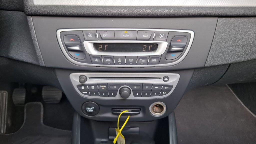 RENAULT Mégane CC 1.4 16V Turbo Dynamique-image-11