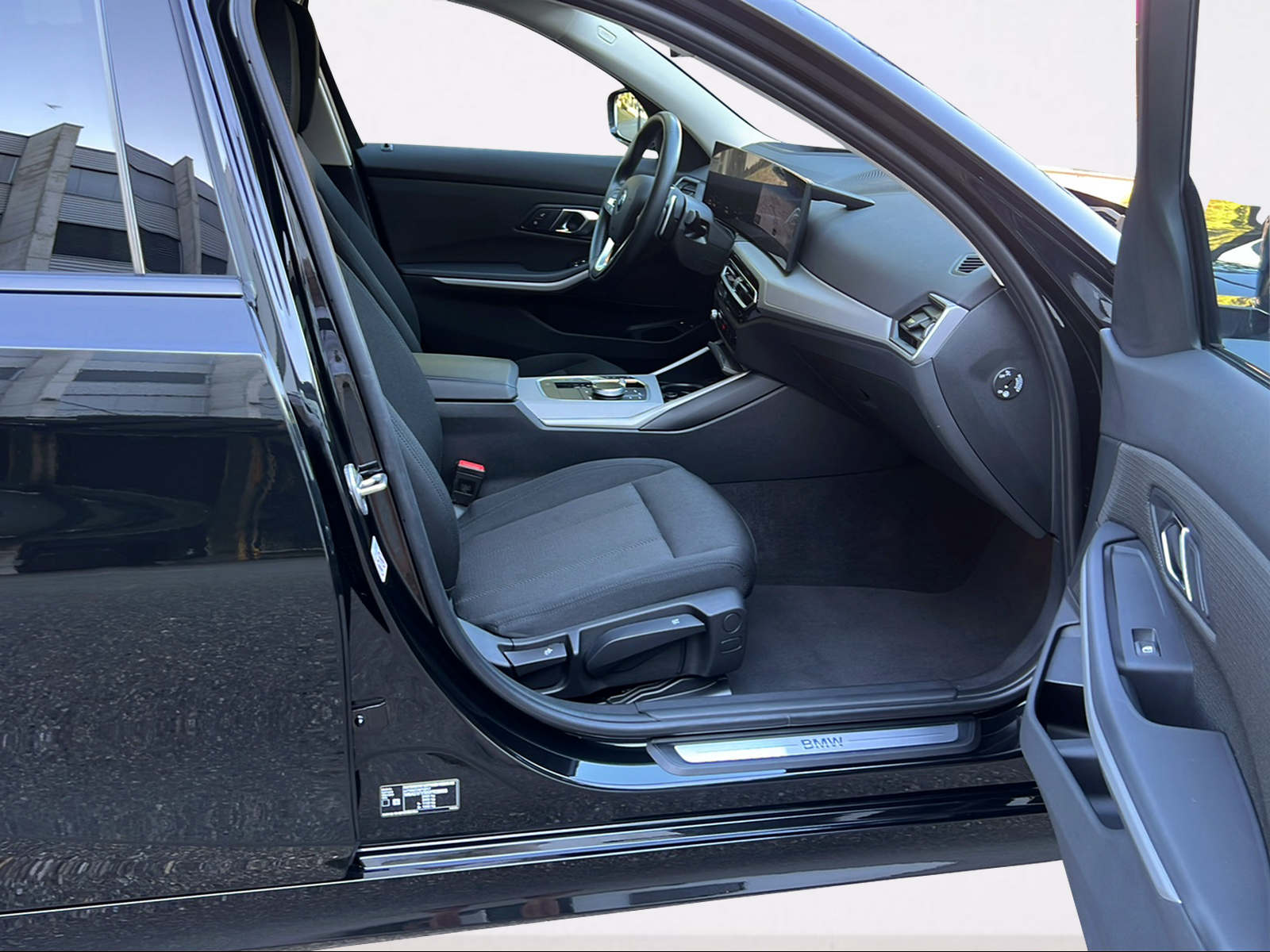 BMW 320e xDrive Touring Steptronic-image-3