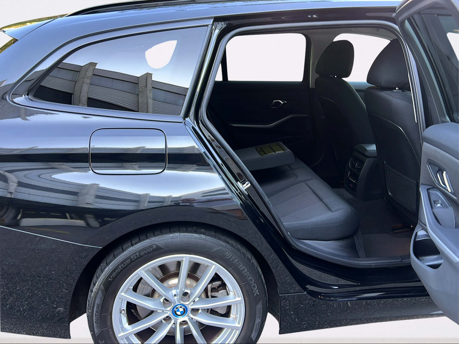 BMW 320e xDrive Touring Steptronic-image-4