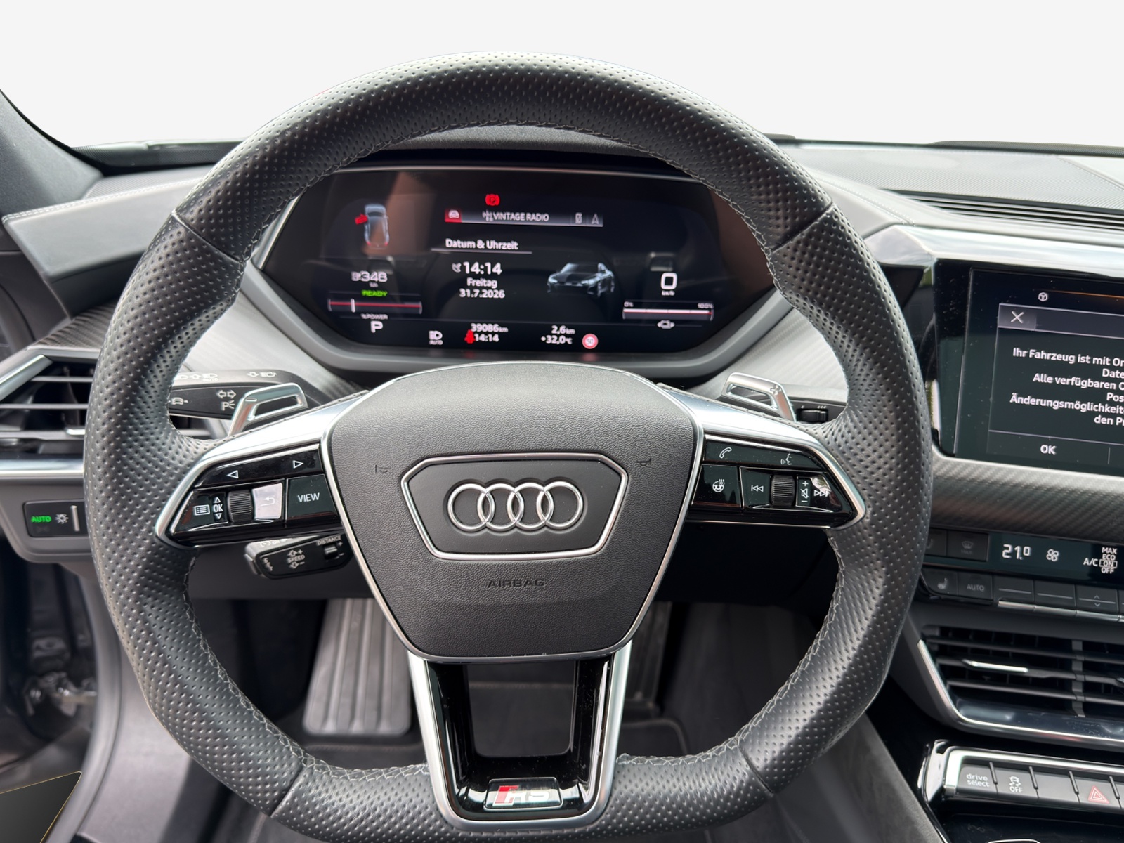 AUDI RS e-tron GT quattro-image-10