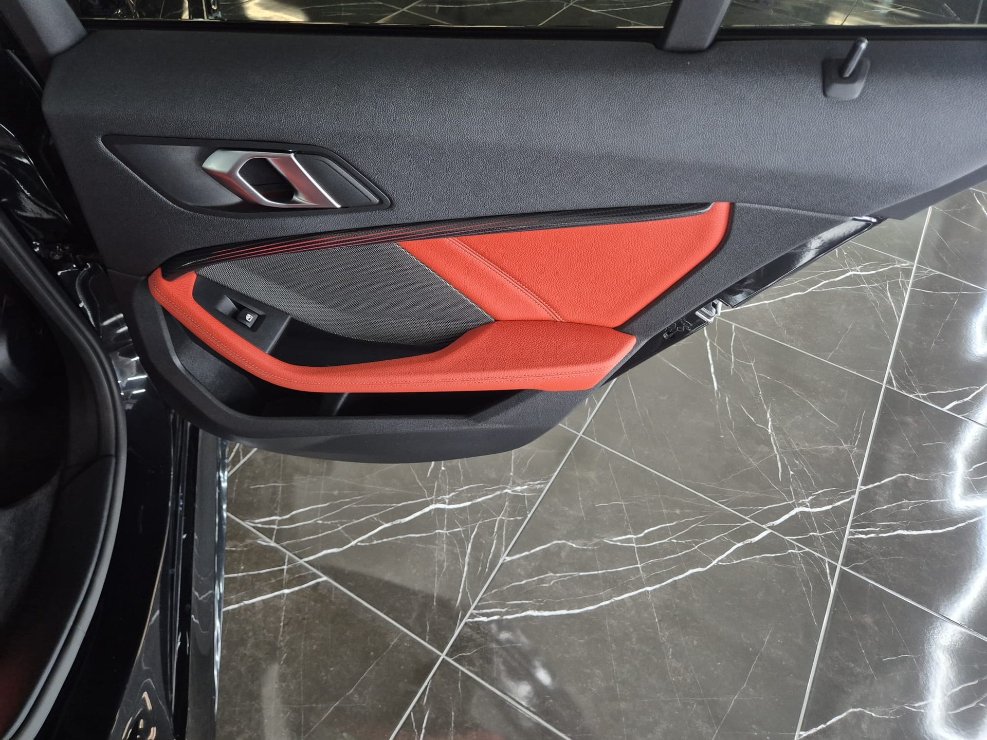 BMW M135i xDrive Steptronic-image-25