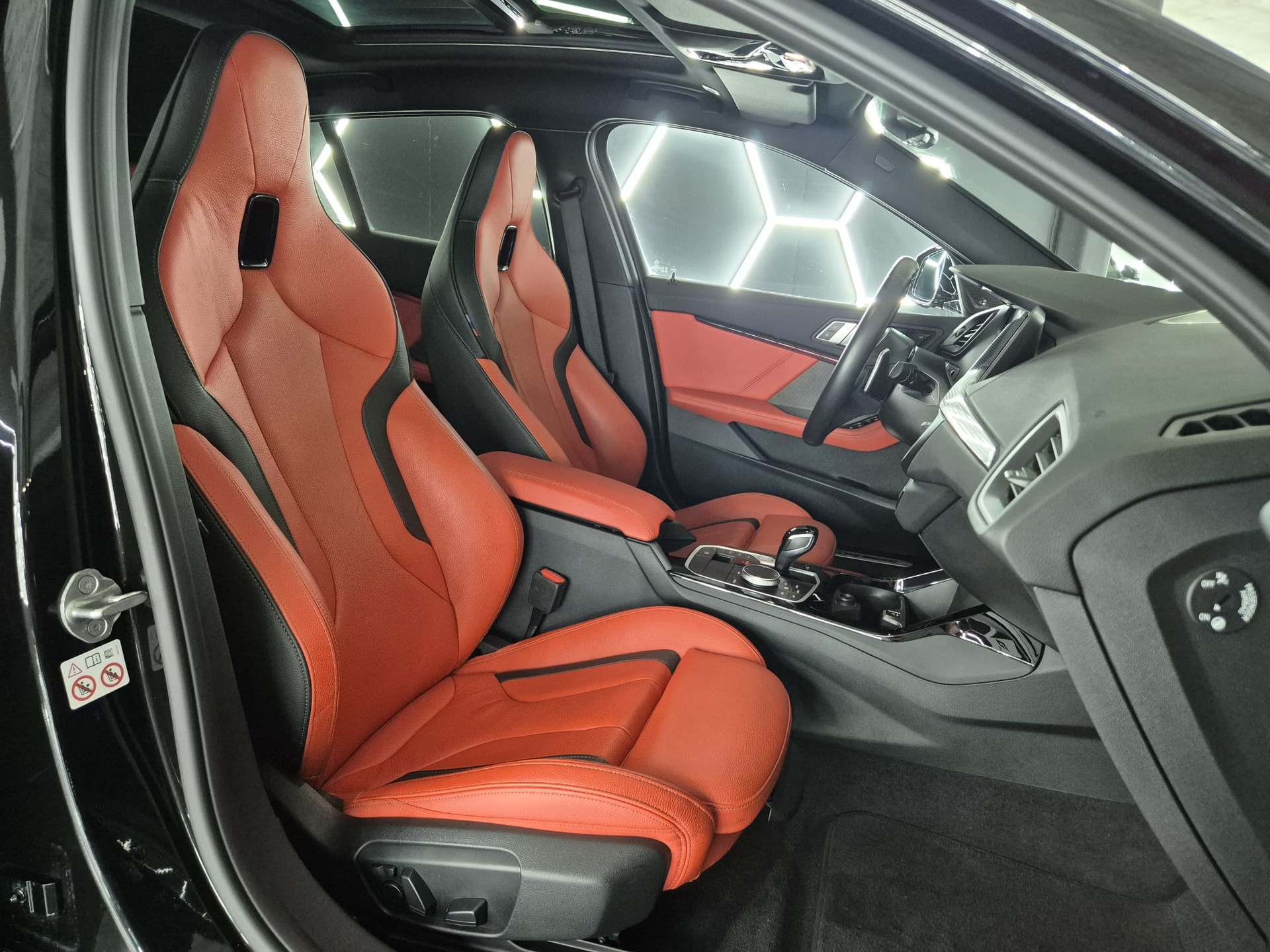 BMW M135i xDrive Steptronic-image-26