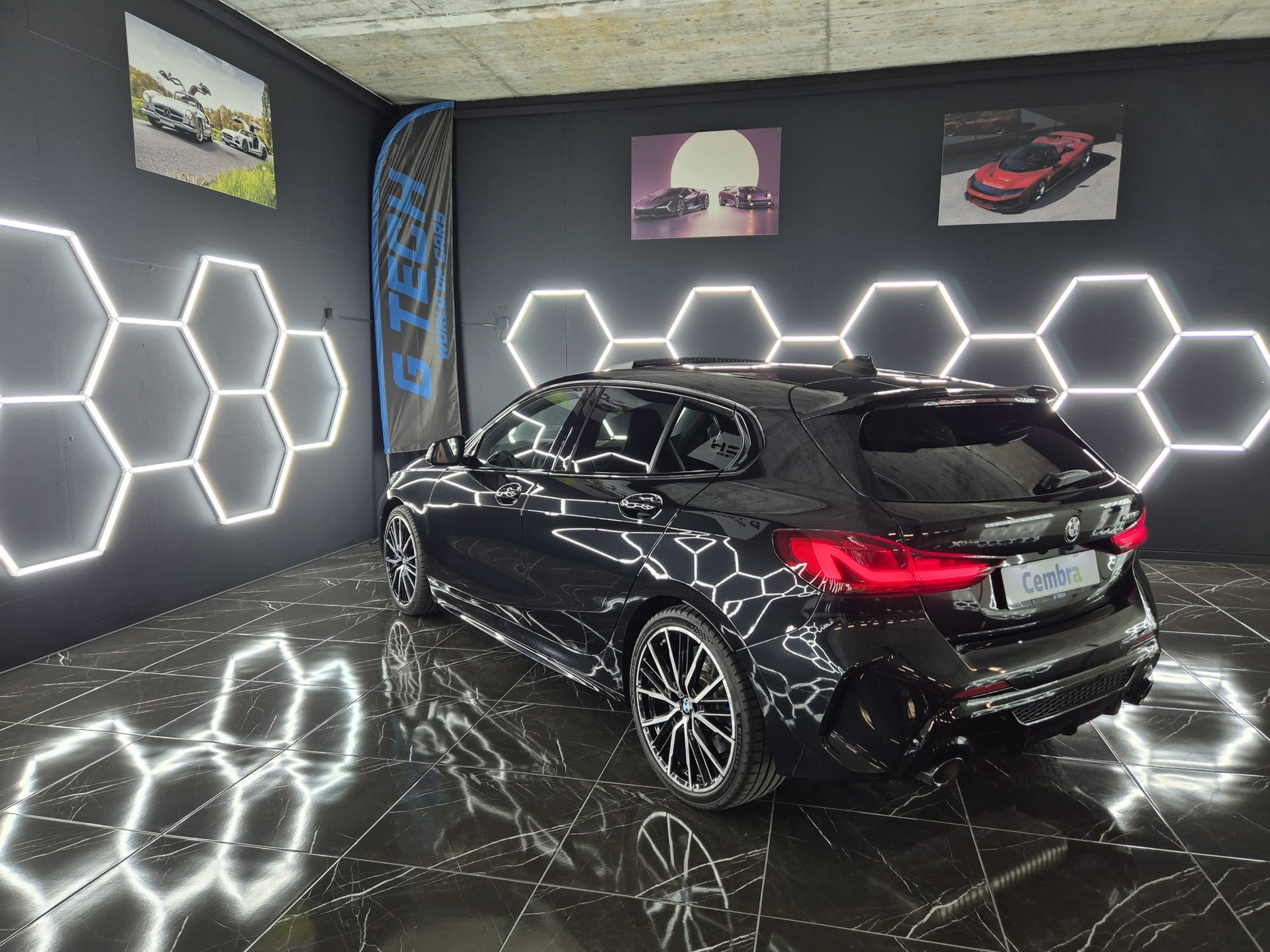 BMW M135i xDrive Steptronic-image-14