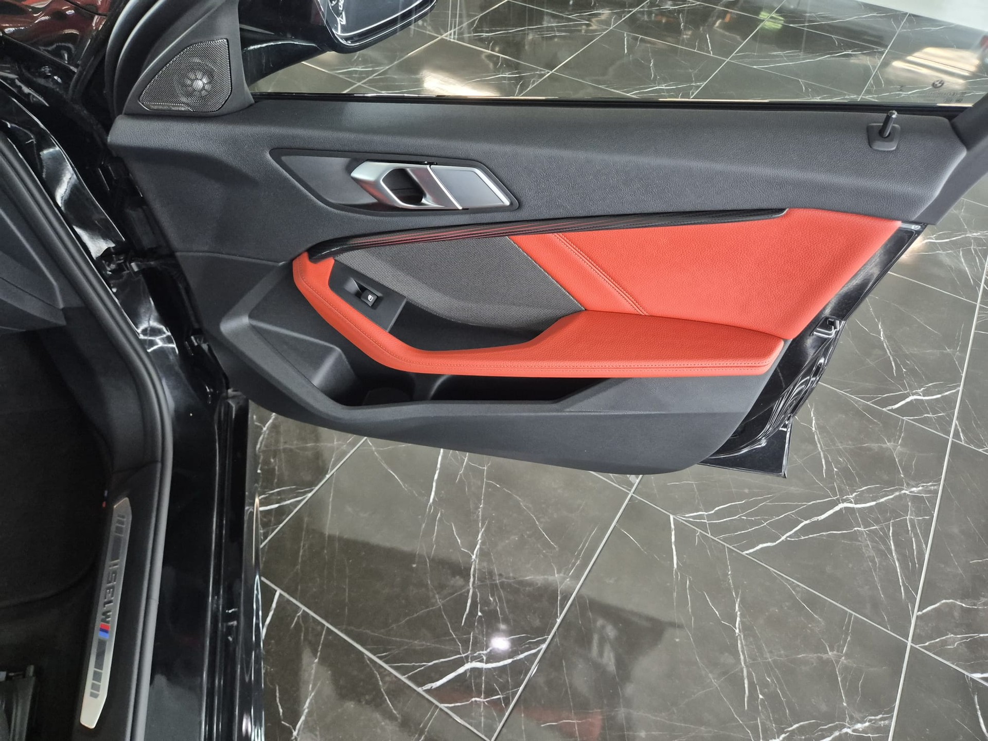 BMW M135i xDrive Steptronic-image-28