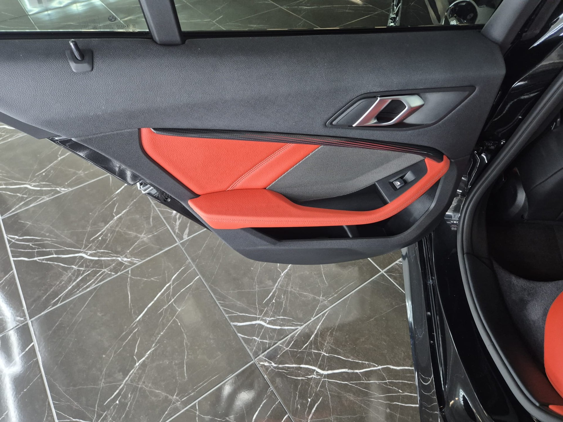BMW M135i xDrive Steptronic-image-22