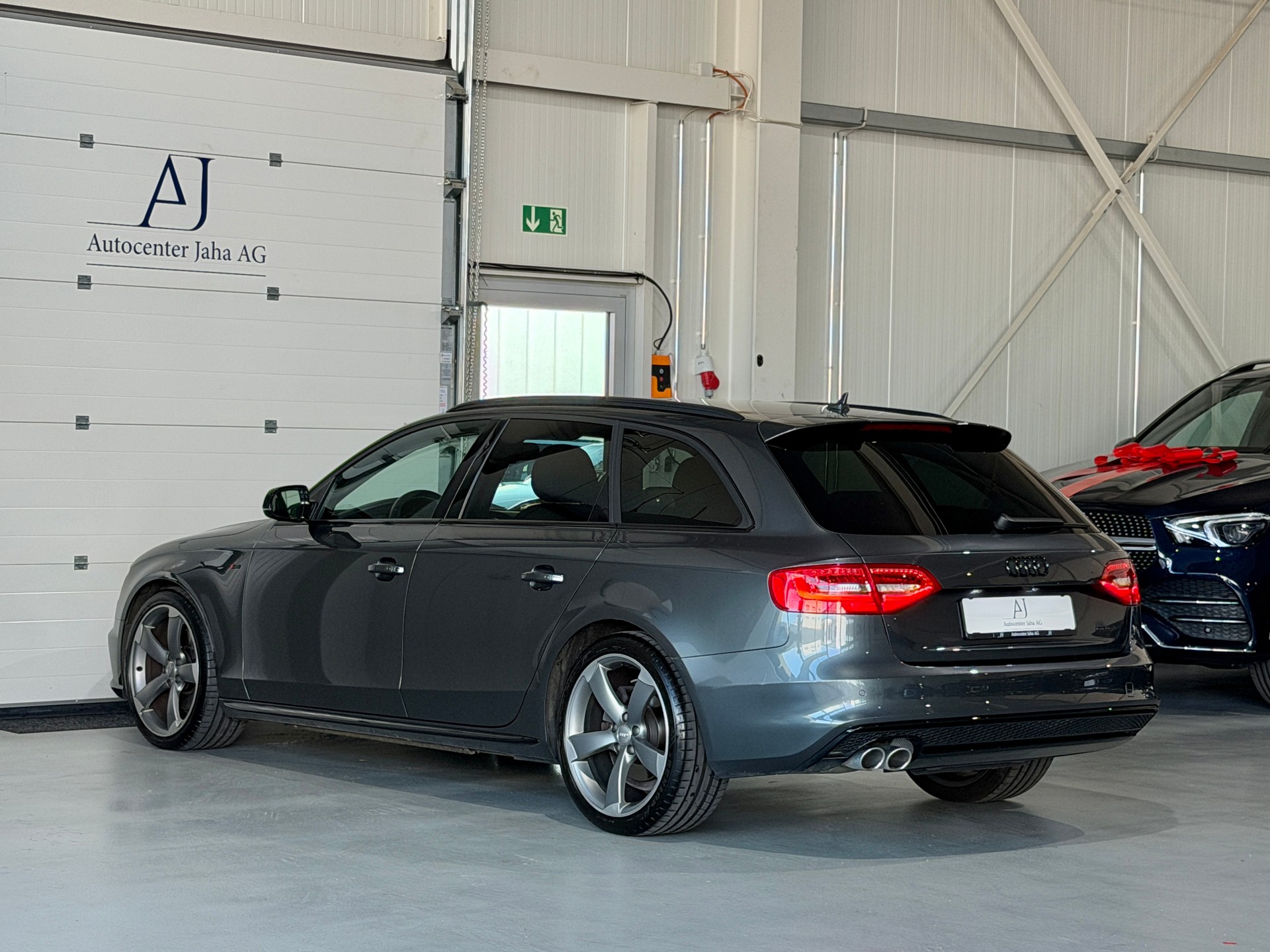 AUDI A4 Avant 2.0 TDI S Line quattro S-tronic (CH)-image-15