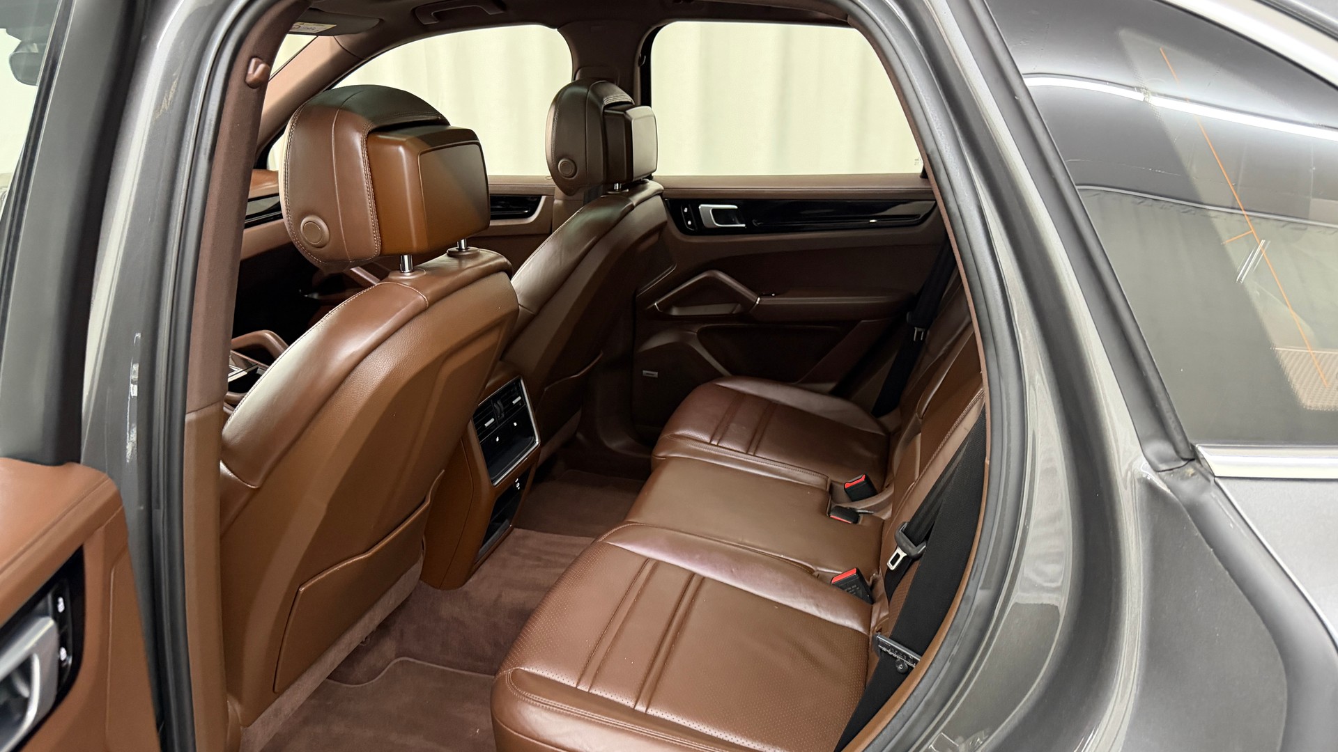 PORSCHE Cayenne S-image-9