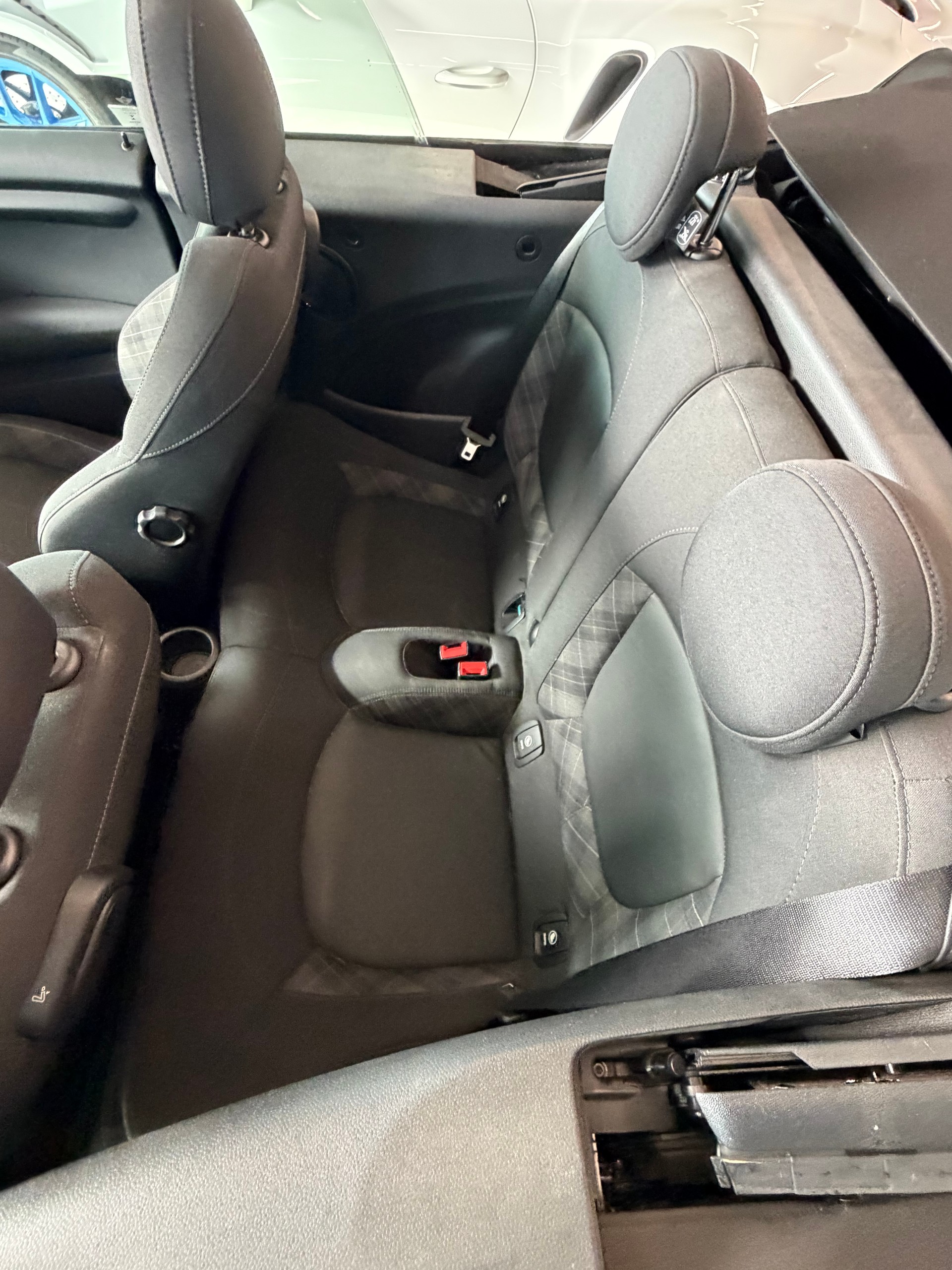 MINI Cooper Cabriolet Steptronic-image-9