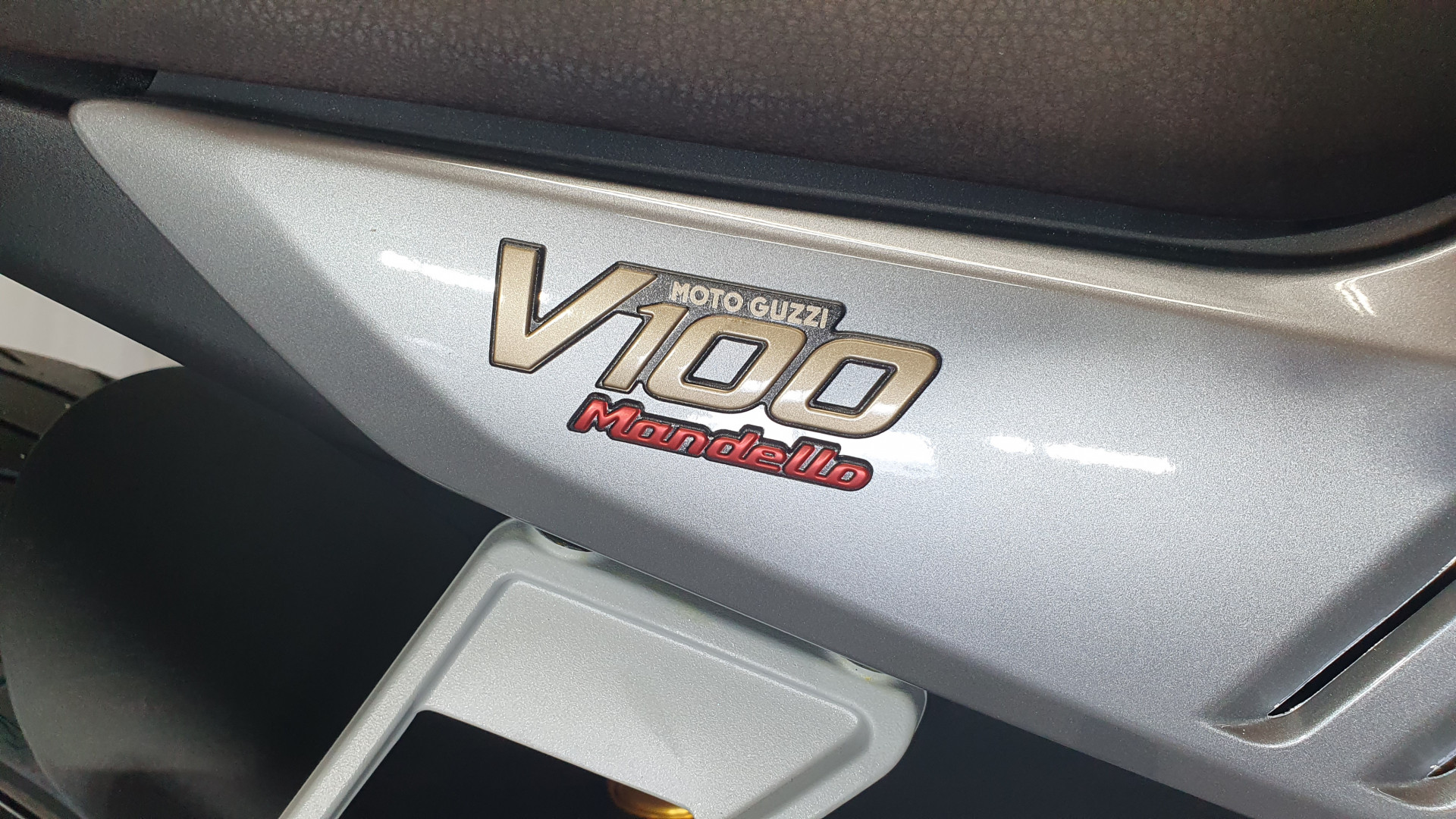MOTO GUZZI V100 Mandello S-image-6