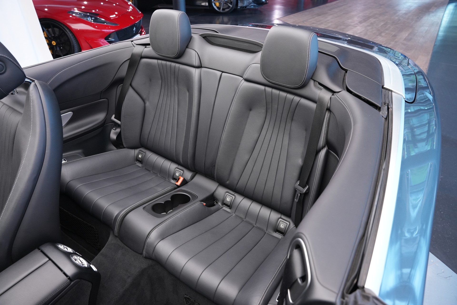 MERCEDES-BENZ E 400 Cabriolet AMG Line 4 Matic 9G-Tronic *20" Aversus* *Burmester*-image-17