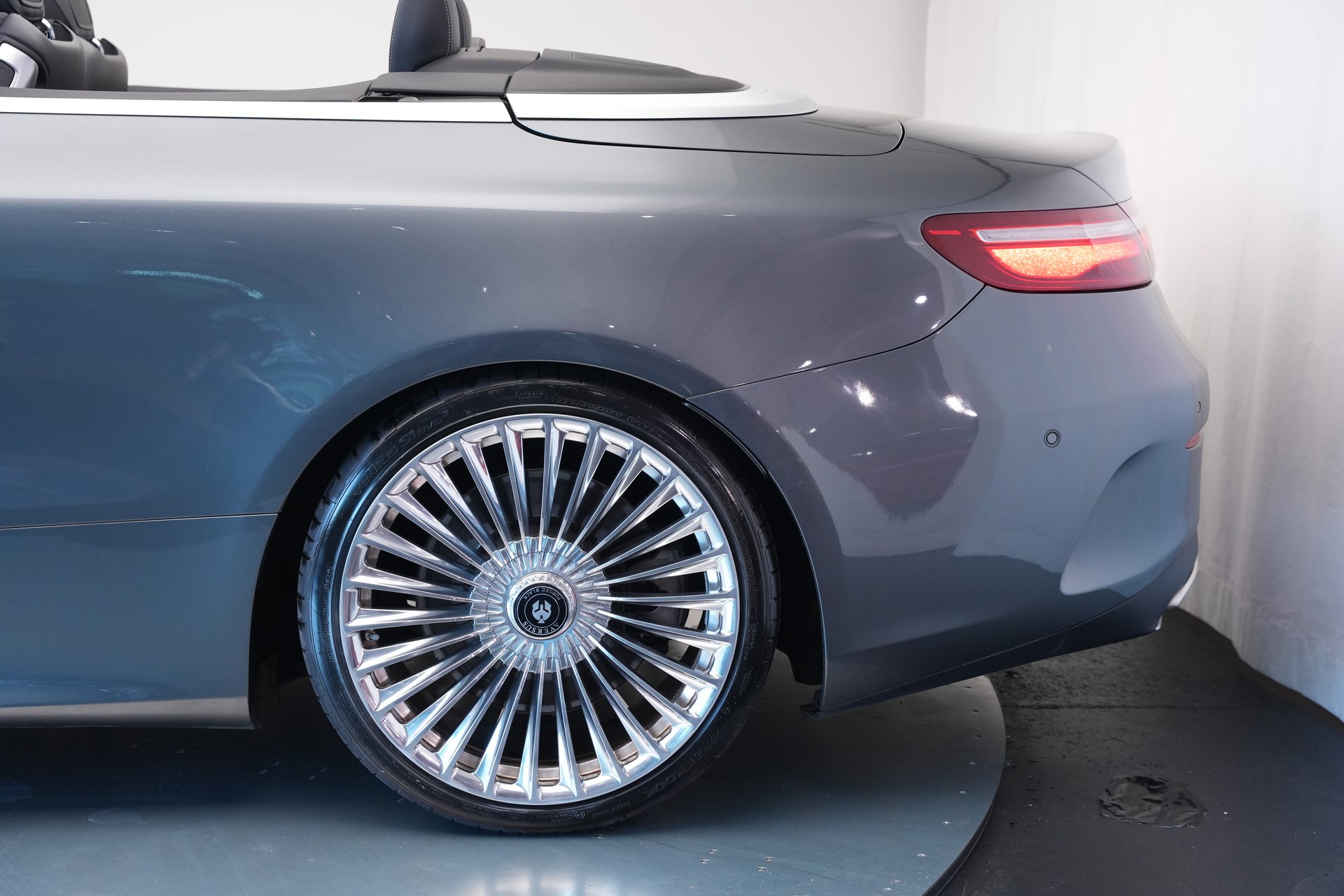 MERCEDES-BENZ E 400 Cabriolet AMG Line 4 Matic 9G-Tronic *20" Aversus* *Burmester*-image-50