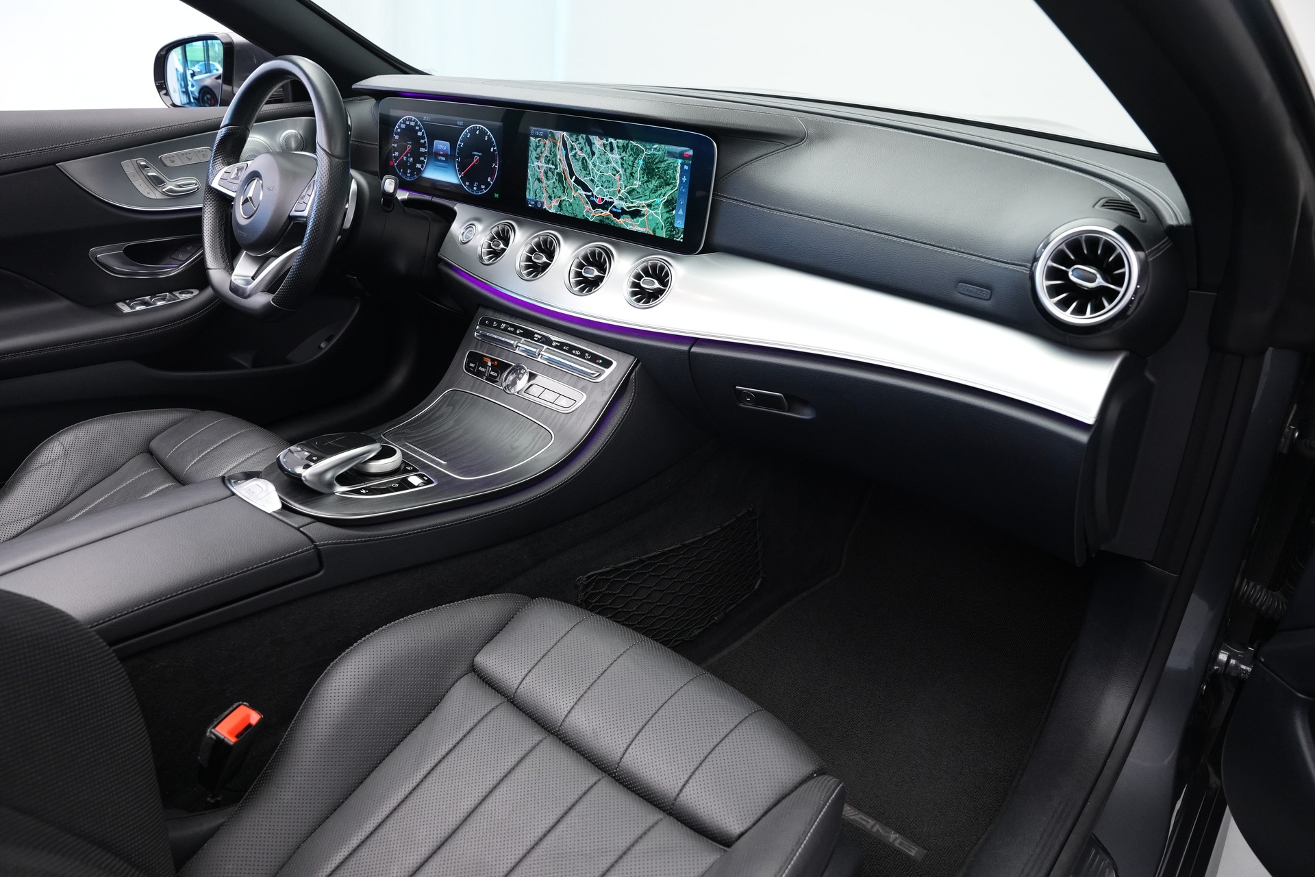 MERCEDES-BENZ E 400 Cabriolet AMG Line 4 Matic 9G-Tronic *20" Aversus* *Burmester*-image-14
