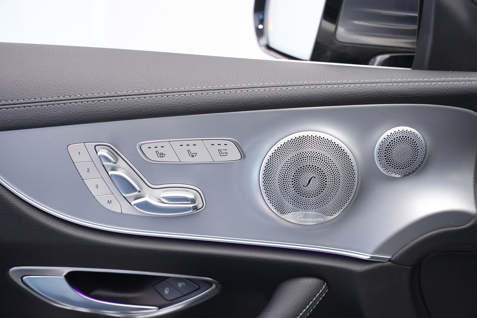 MERCEDES-BENZ E 400 Cabriolet AMG Line 4 Matic 9G-Tronic *20" Aversus* *Burmester*-image-19