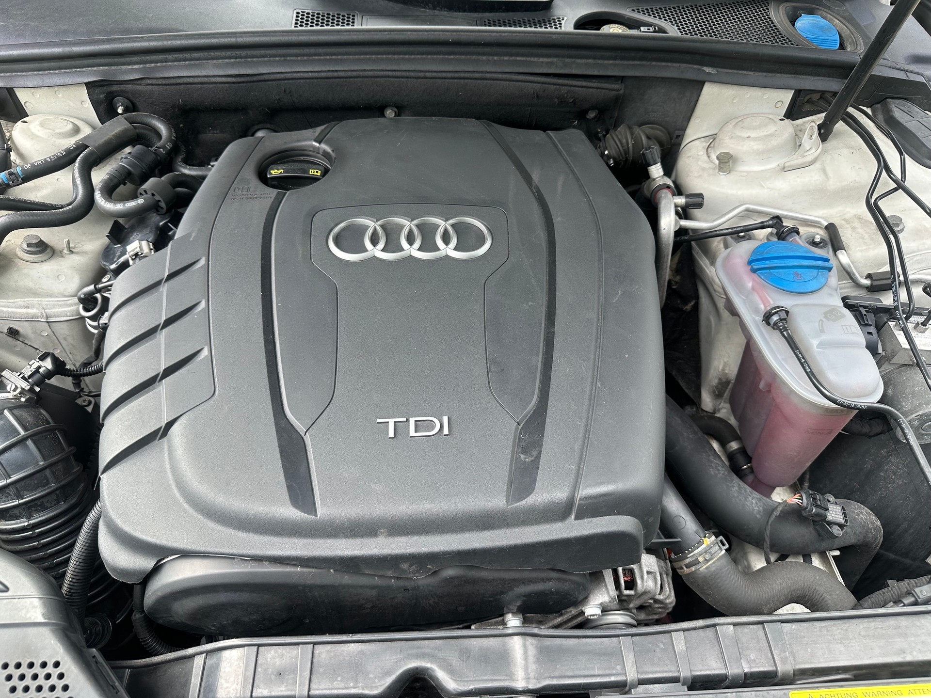 AUDI A4 Avant 2.0 TDI quattro S-tronic-image-13