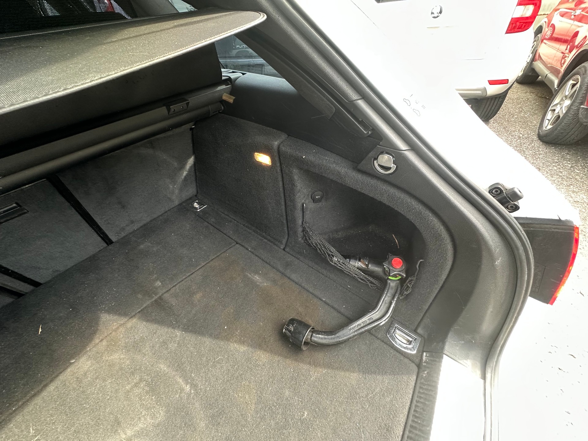 AUDI A4 Avant 2.0 TDI quattro S-tronic-image-12