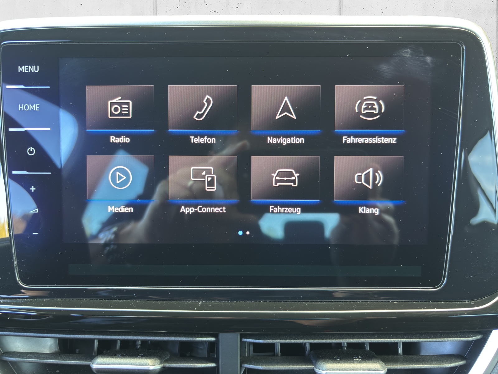 VW T-Roc 1.5 TSI EVO R-Line DSG mit AHK, Leder mit Memory & Winterräder-image-17