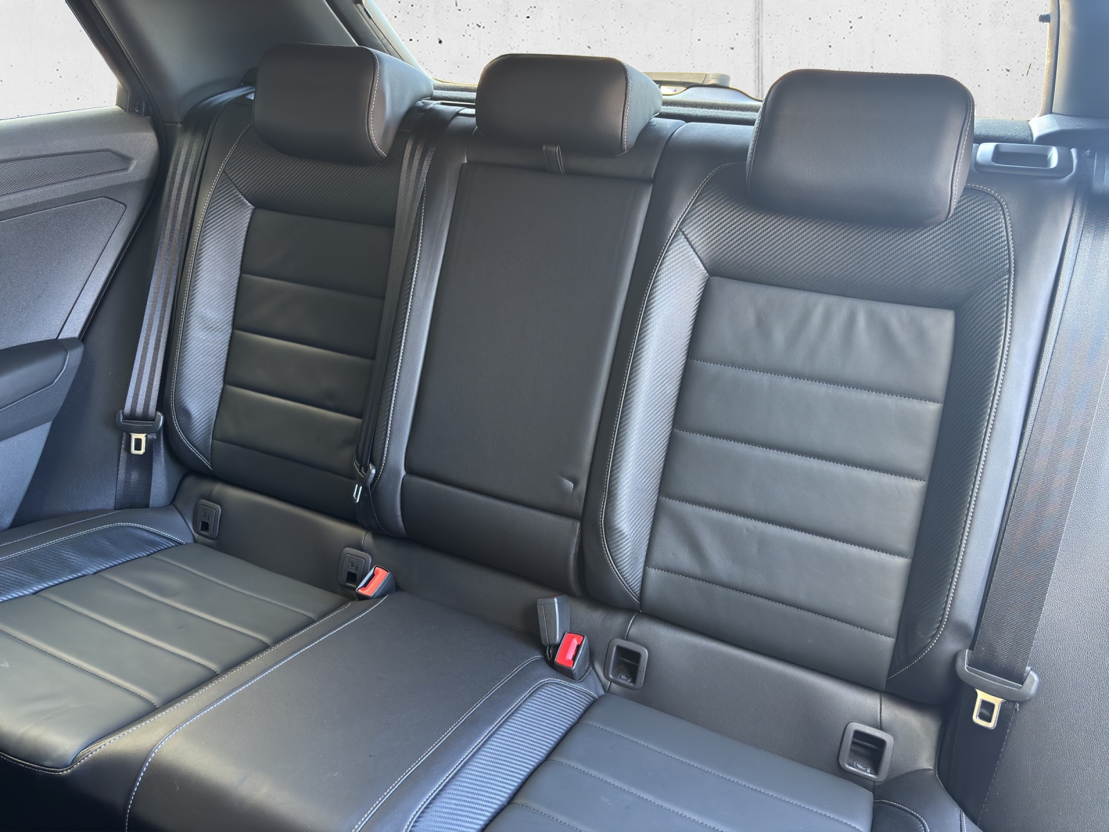 VW T-Roc 1.5 TSI EVO R-Line DSG mit AHK, Leder mit Memory & Winterräder-image-27