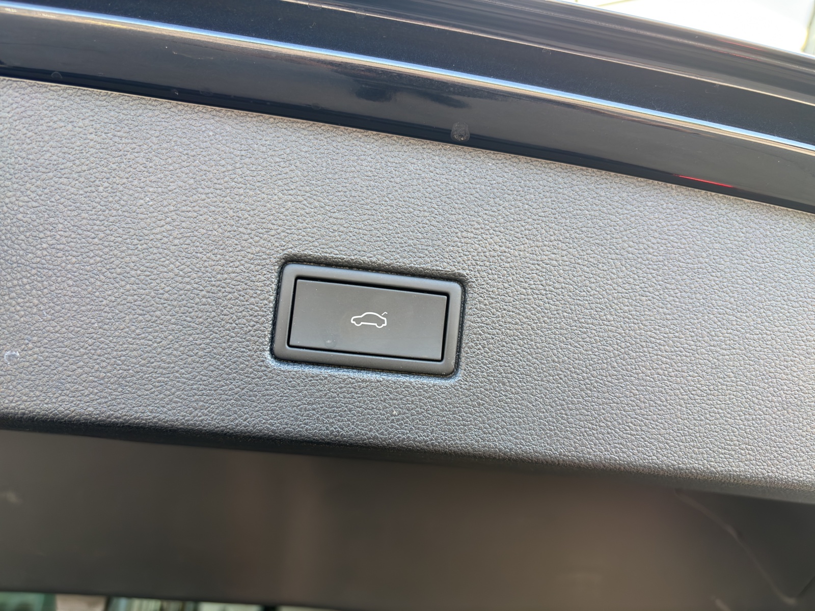 VW T-Roc 1.5 TSI EVO R-Line DSG mit AHK, Leder mit Memory & Winterräder-image-8