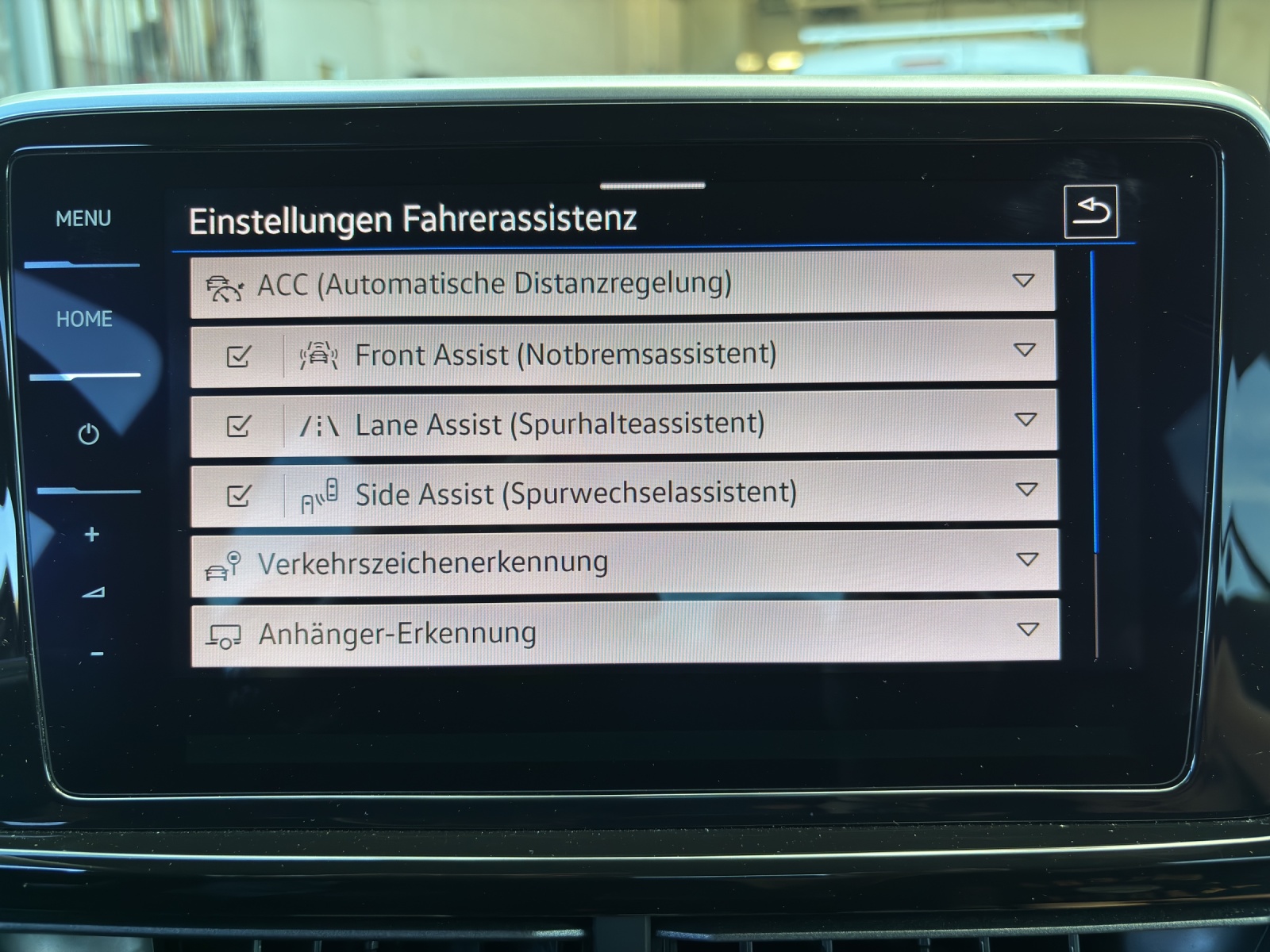 VW T-Roc 1.5 TSI EVO R-Line DSG mit AHK, Leder mit Memory & Winterräder-image-22