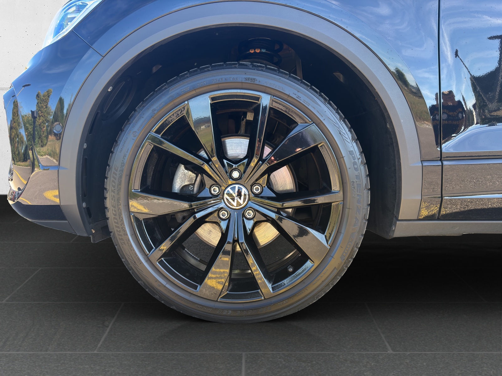 VW T-Roc 1.5 TSI EVO R-Line DSG mit AHK, Leder mit Memory & Winterräder-image-11