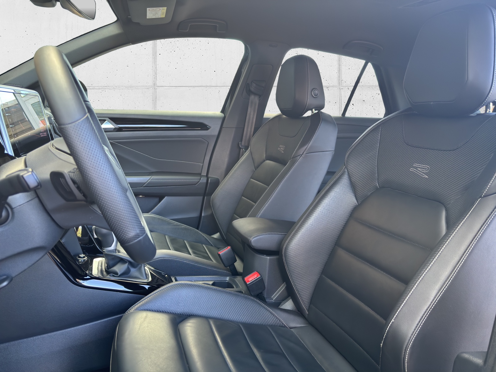 VW T-Roc 1.5 TSI EVO R-Line DSG mit AHK, Leder mit Memory & Winterräder-image-26