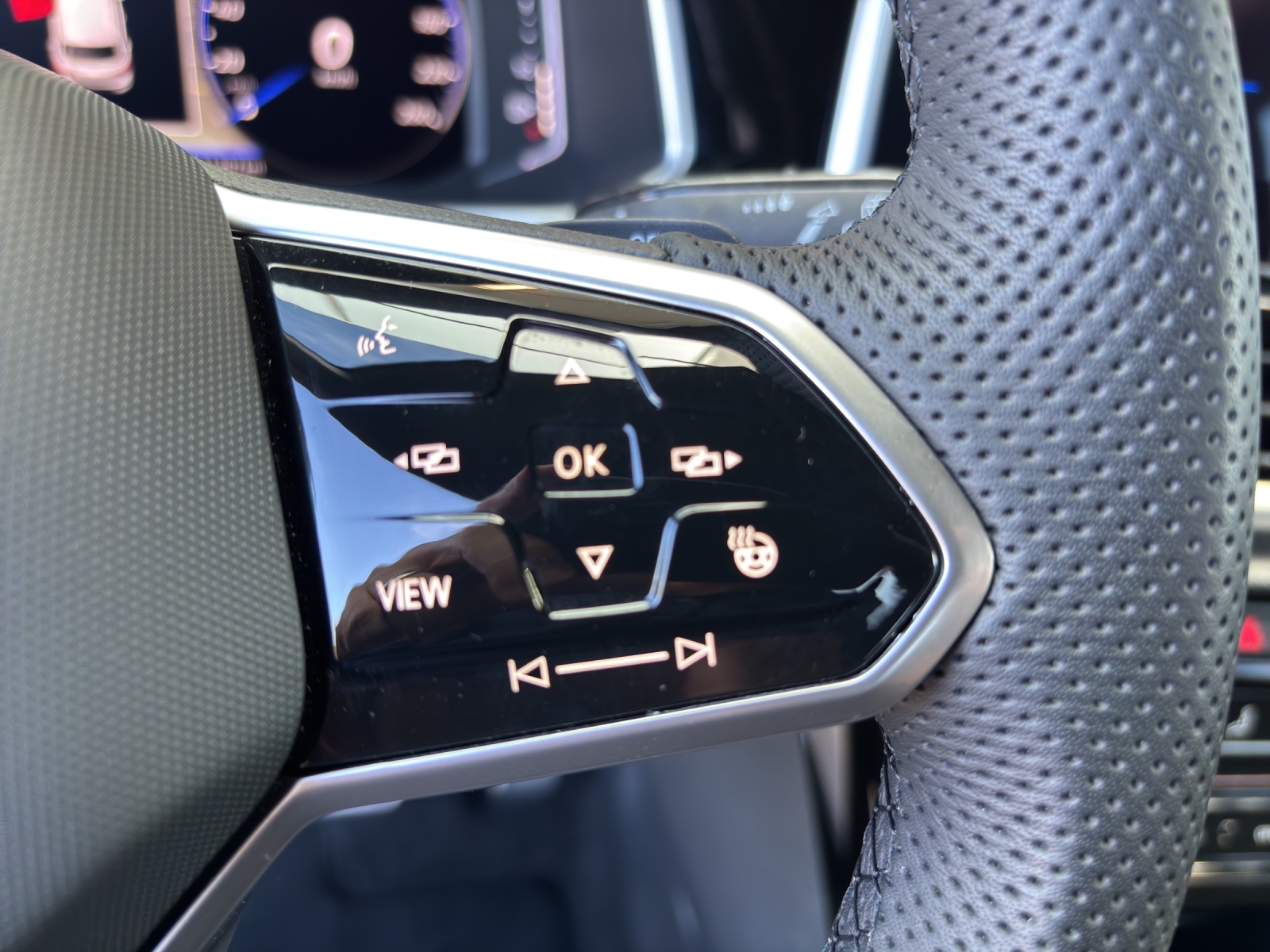 VW T-Roc 1.5 TSI EVO R-Line DSG mit AHK, Leder mit Memory & Winterräder-image-15