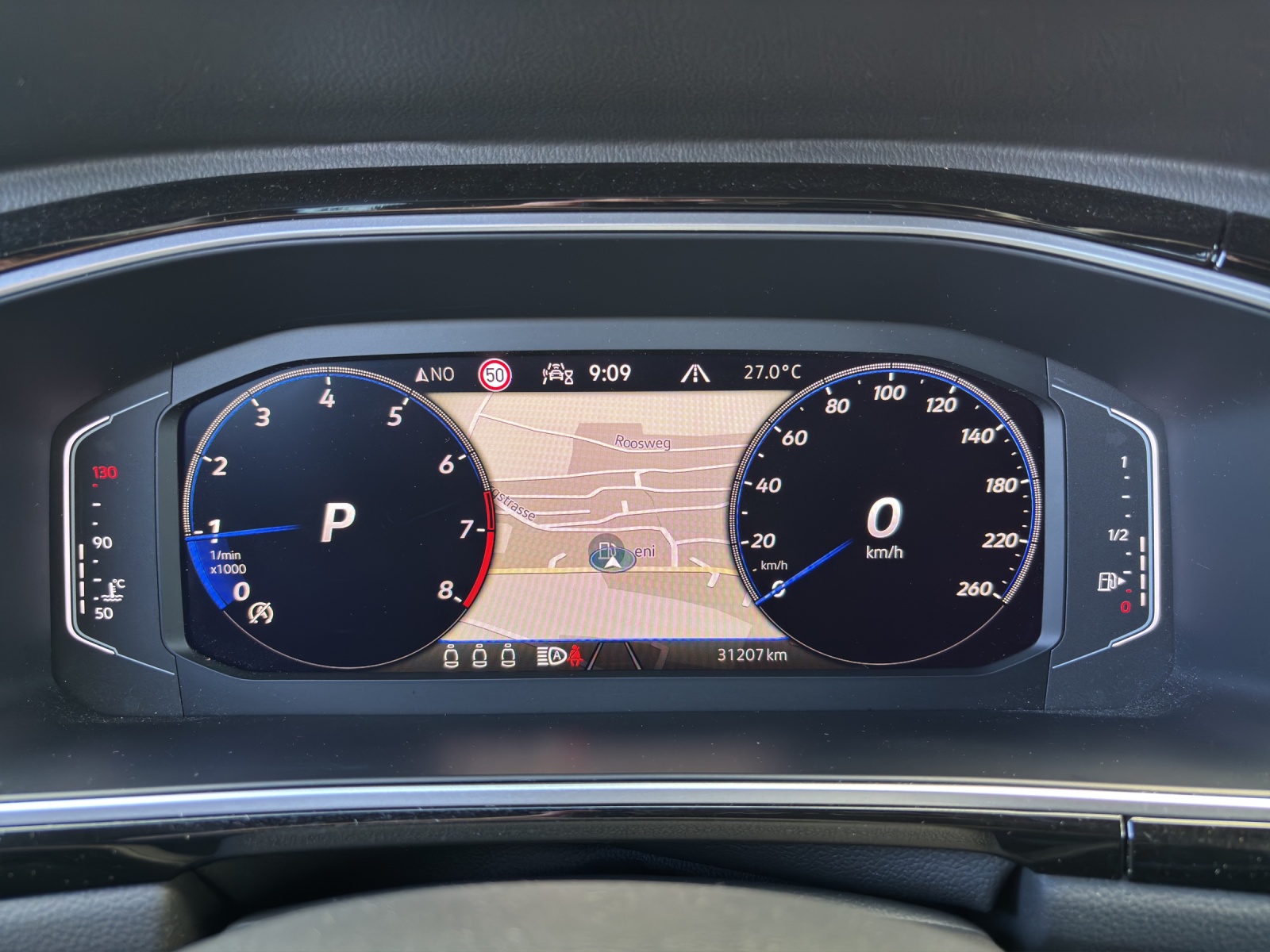 VW T-Roc 1.5 TSI EVO R-Line DSG mit AHK, Leder mit Memory & Winterräder-image-16