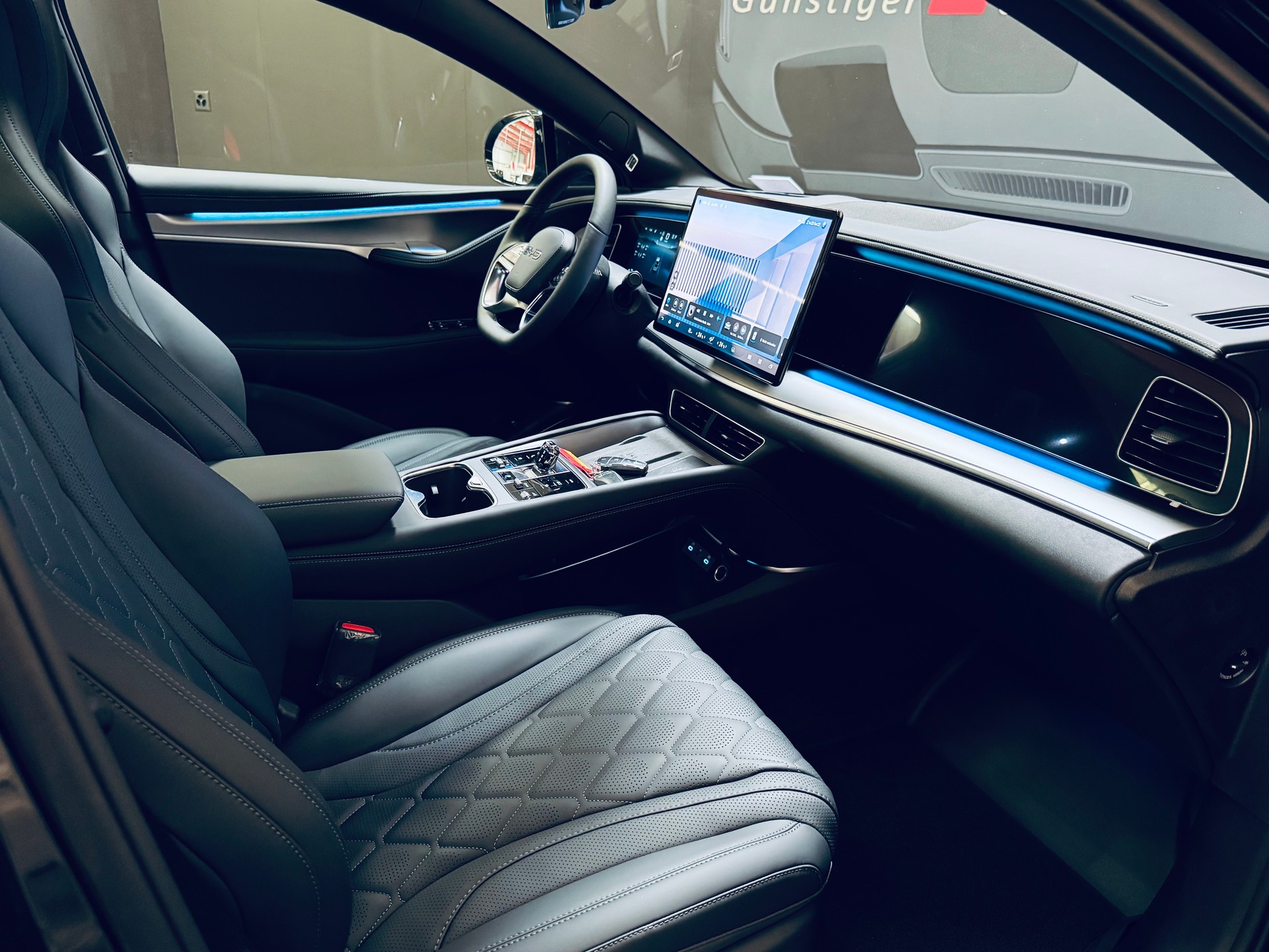 BYD Sealion 7 91,3 kWh Excellence AWD-image-16