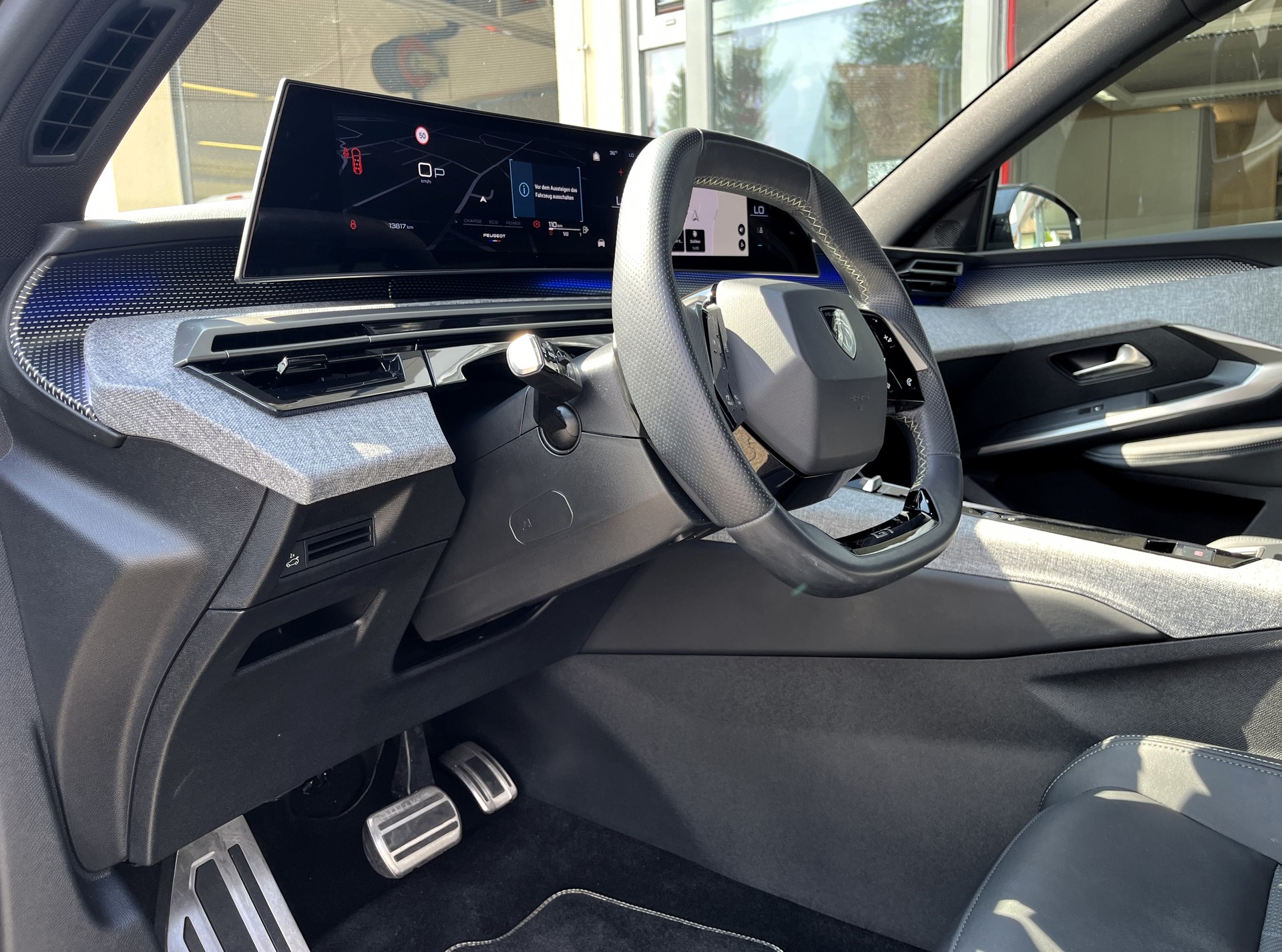 PEUGEOT 5008 145 Hybrid e-DCS6 GT-image-13