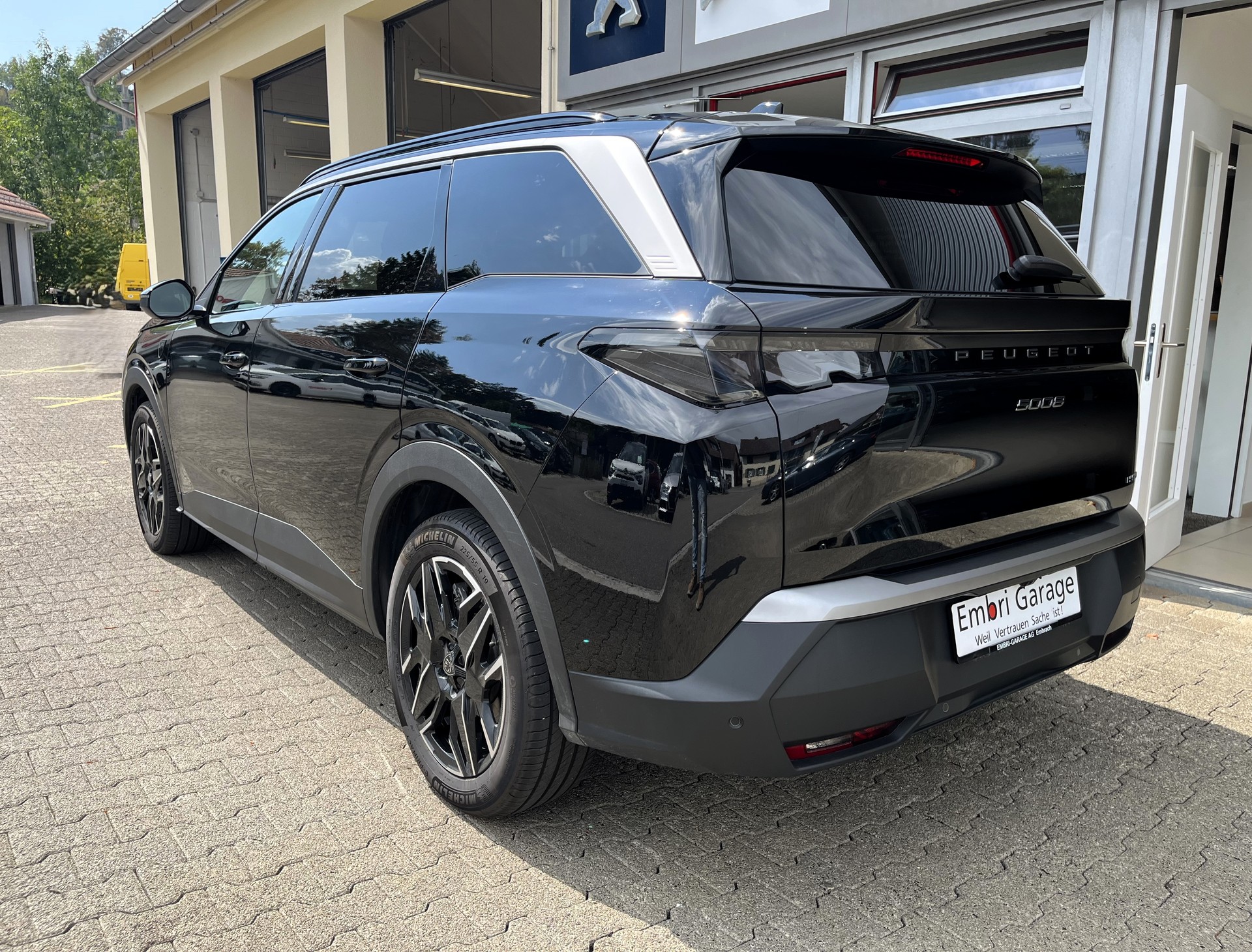 PEUGEOT 5008 145 Hybrid e-DCS6 GT-image-5