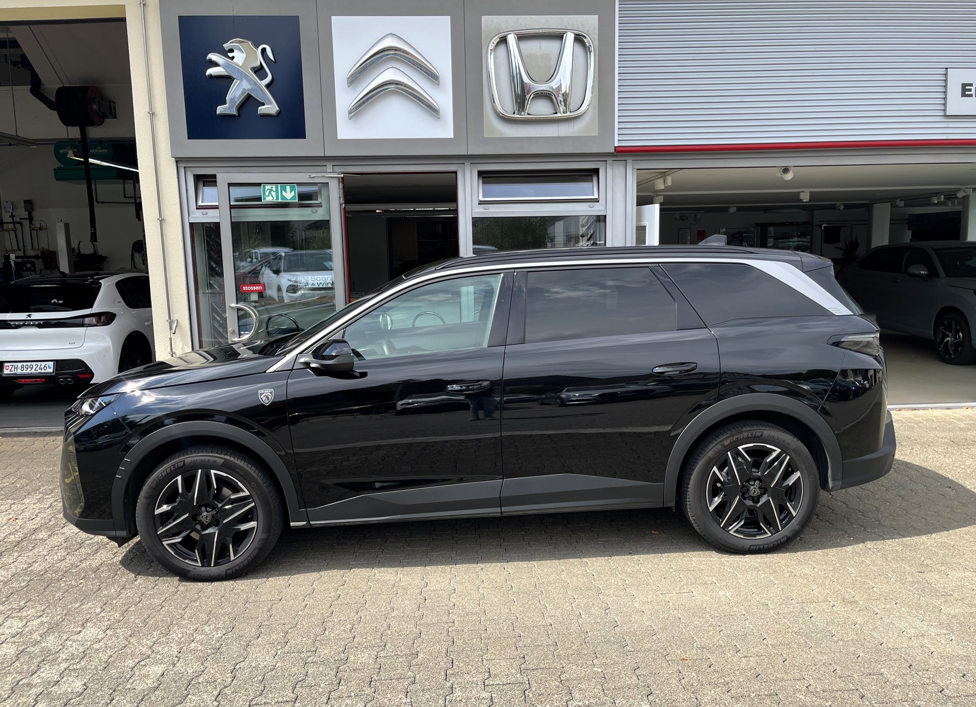 PEUGEOT 5008 145 Hybrid e-DCS6 GT-image-4