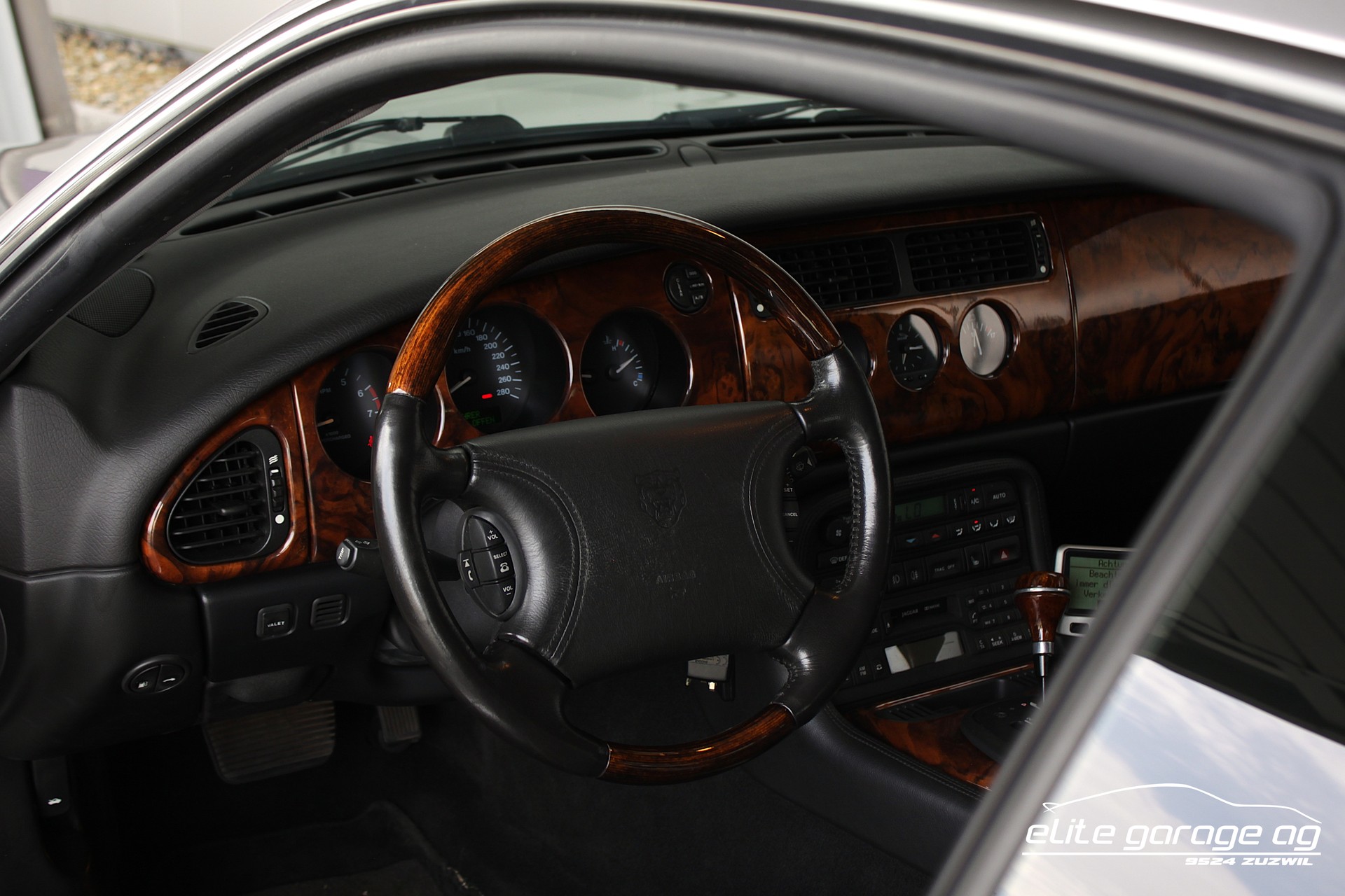 JAGUAR XKR S/C-image-14