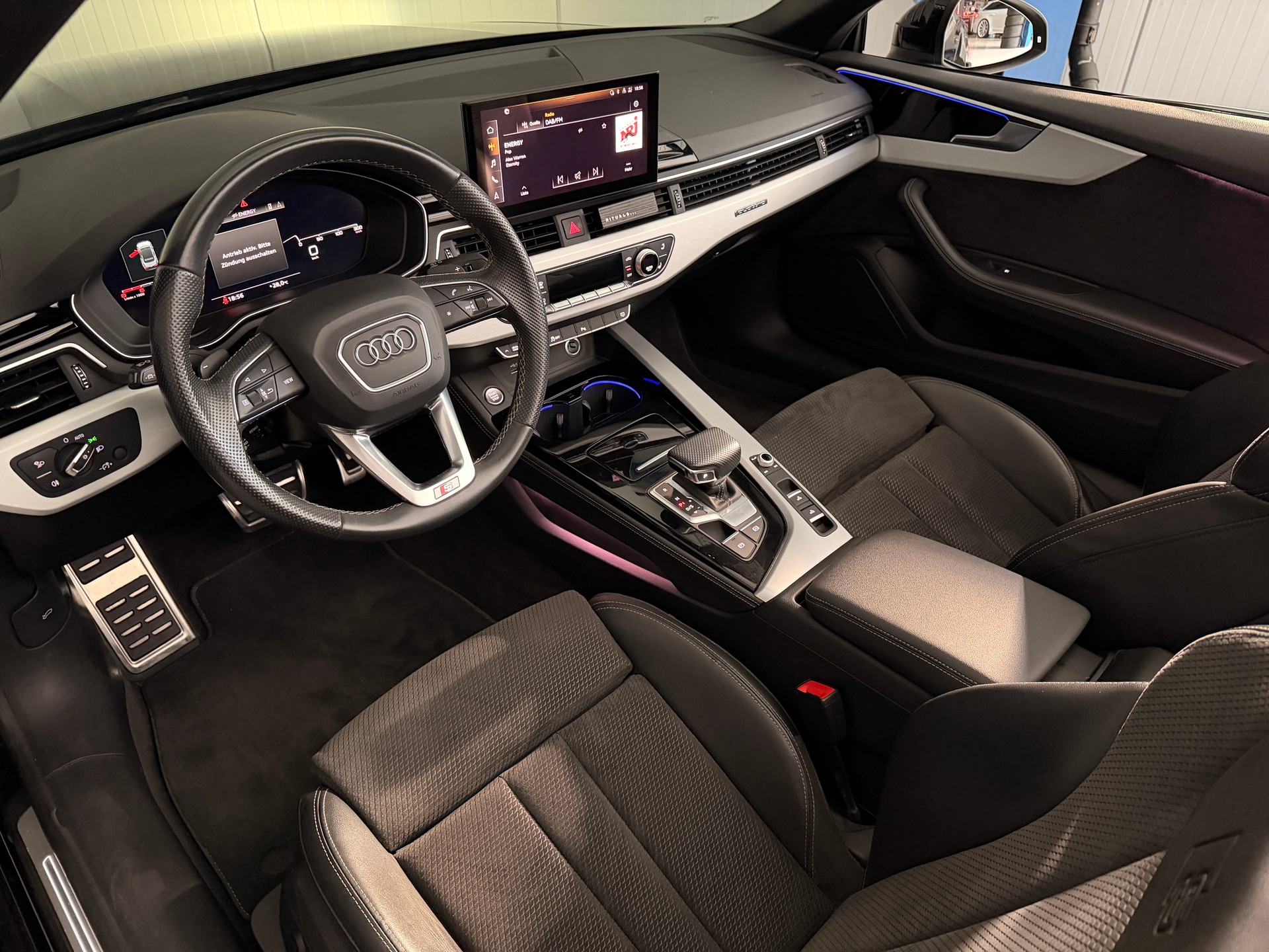 AUDI A5 Cabriolet 40 TFSI S-Line Attraction S-tronic quattro-image-8