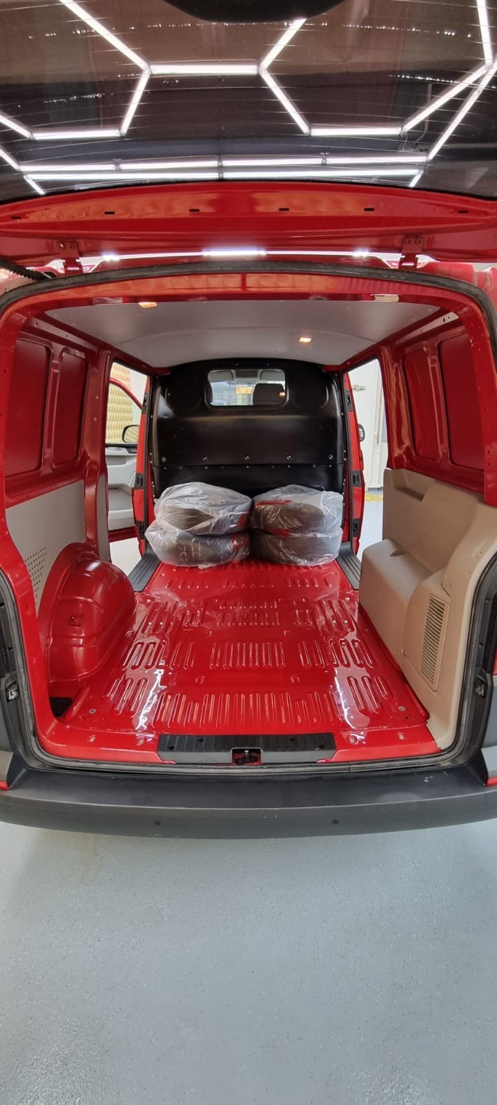 VW T6.1 2.0 TDI DSG-image-11